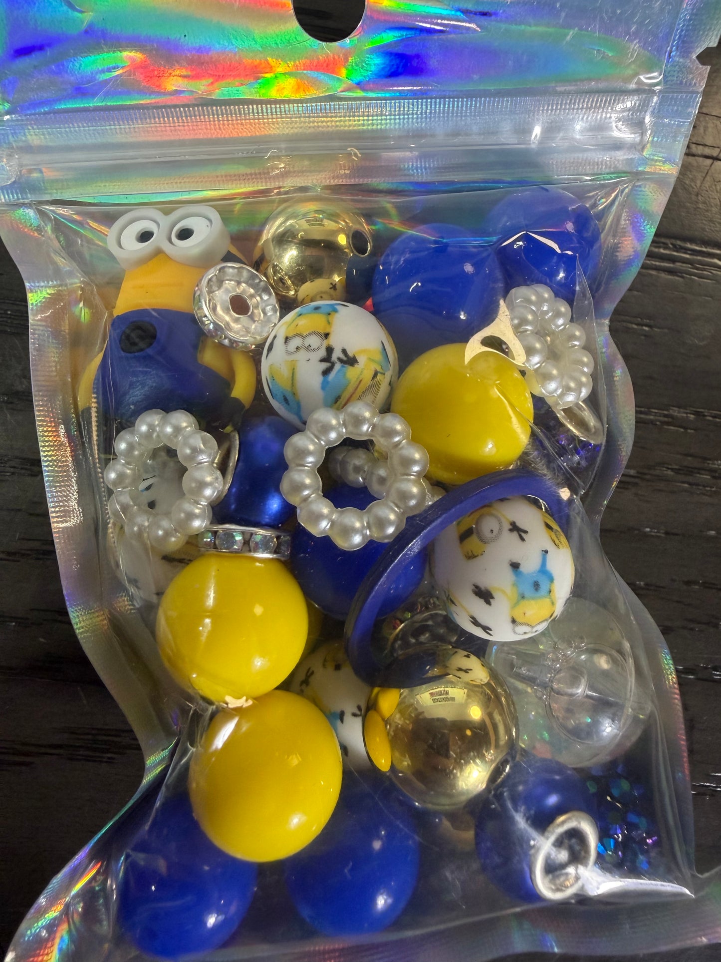 Bead kit minions keychain