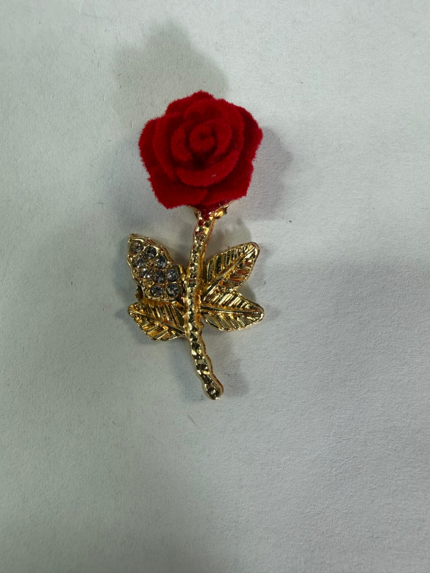 Charms felt rose with rhinestone