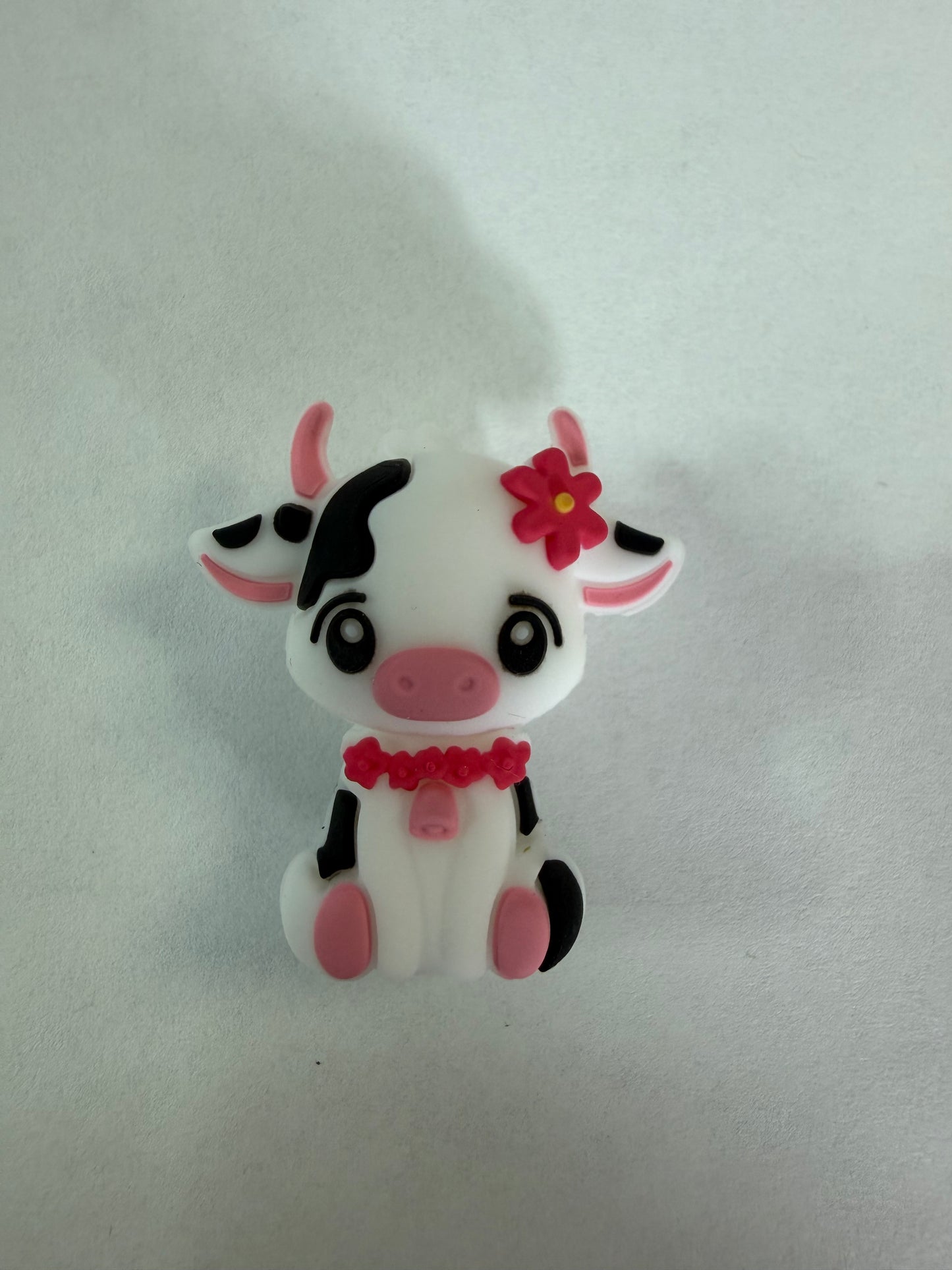 Focal 3d cow black white pink