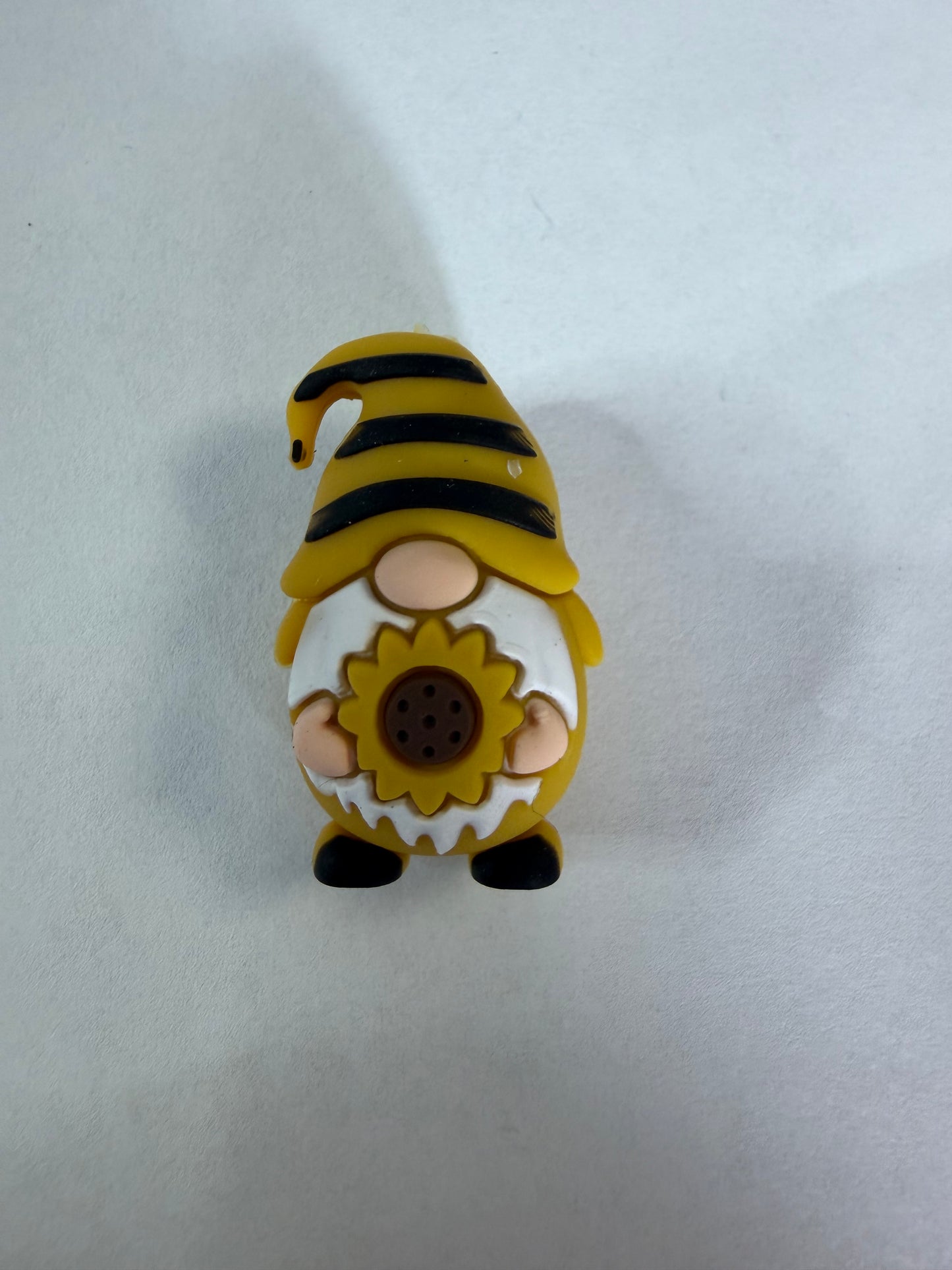 Focal 3d gnome with sunflower