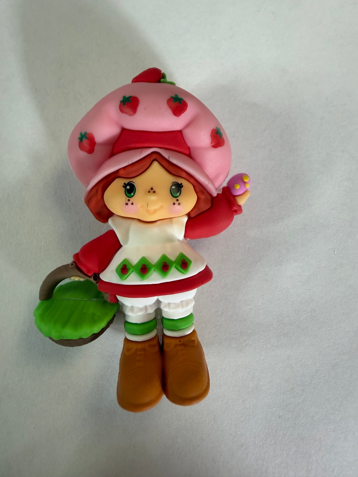 Pen topper silicone Strawberry girl with basket