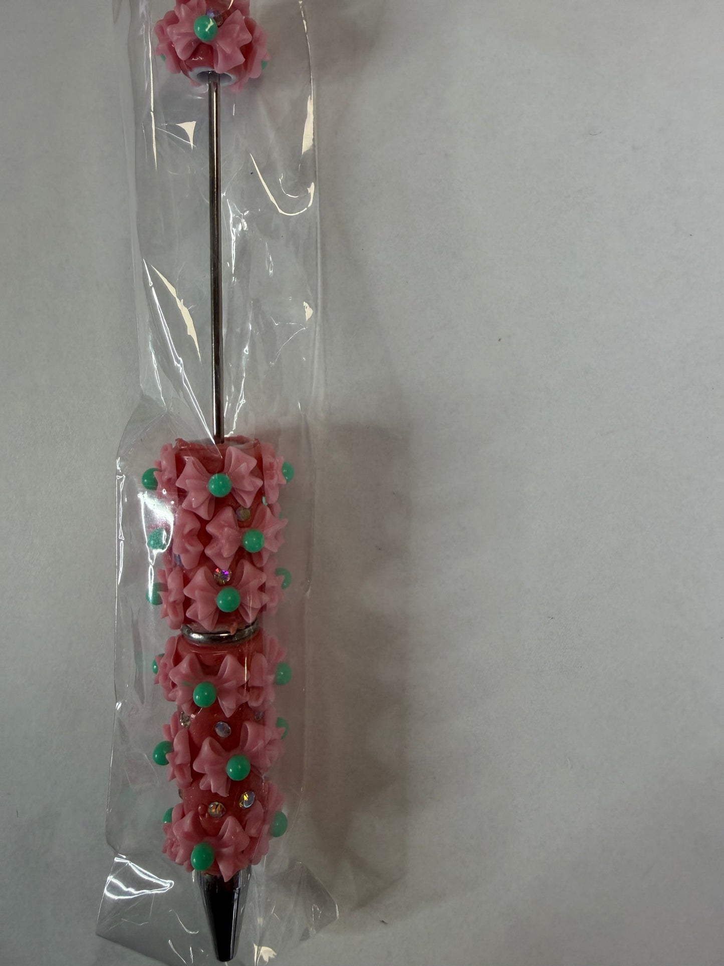 Beadable pen just the pen pink and green bow