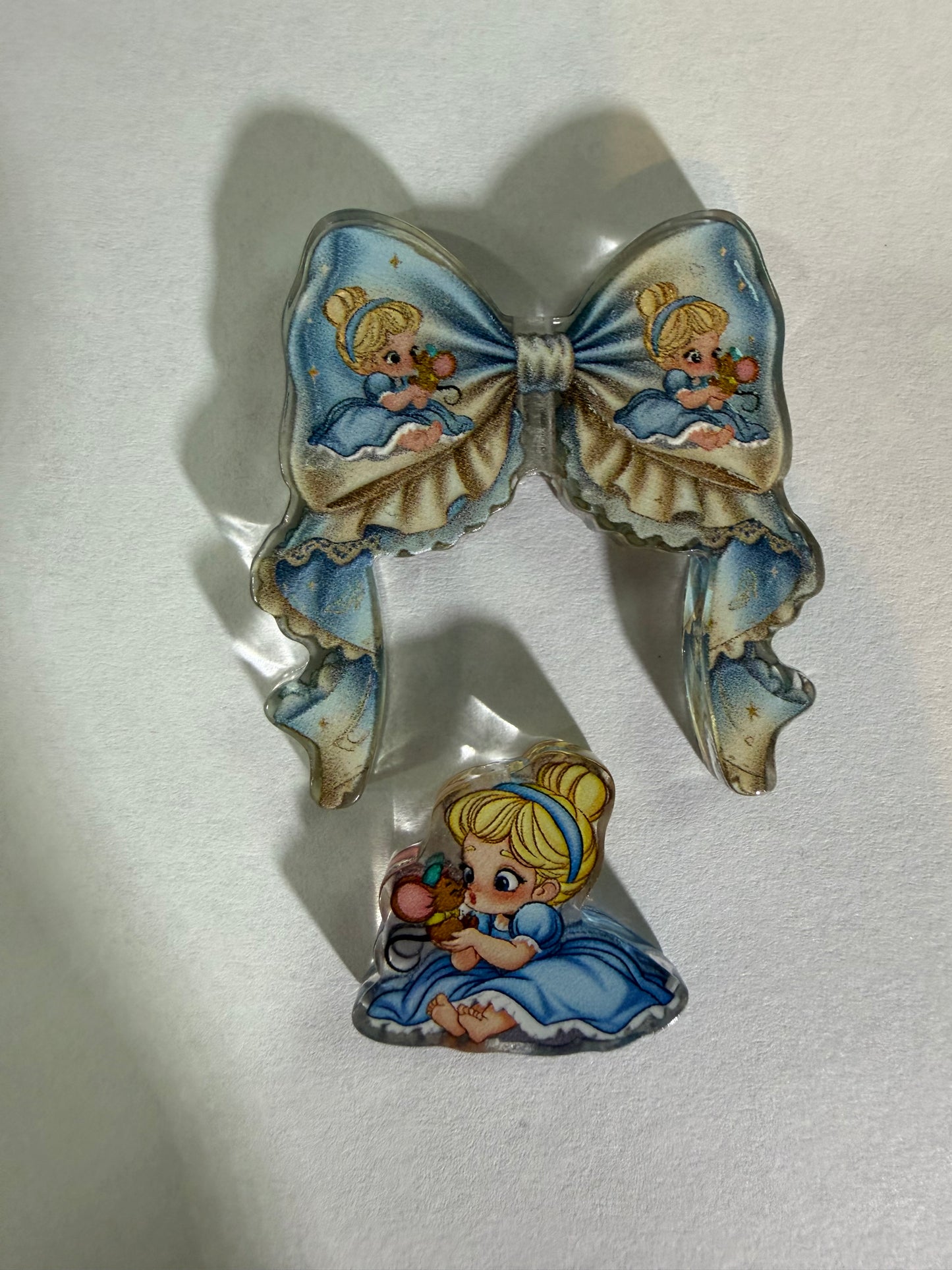 Acrylic focal 2 piece set Bow Cinderella with mouse