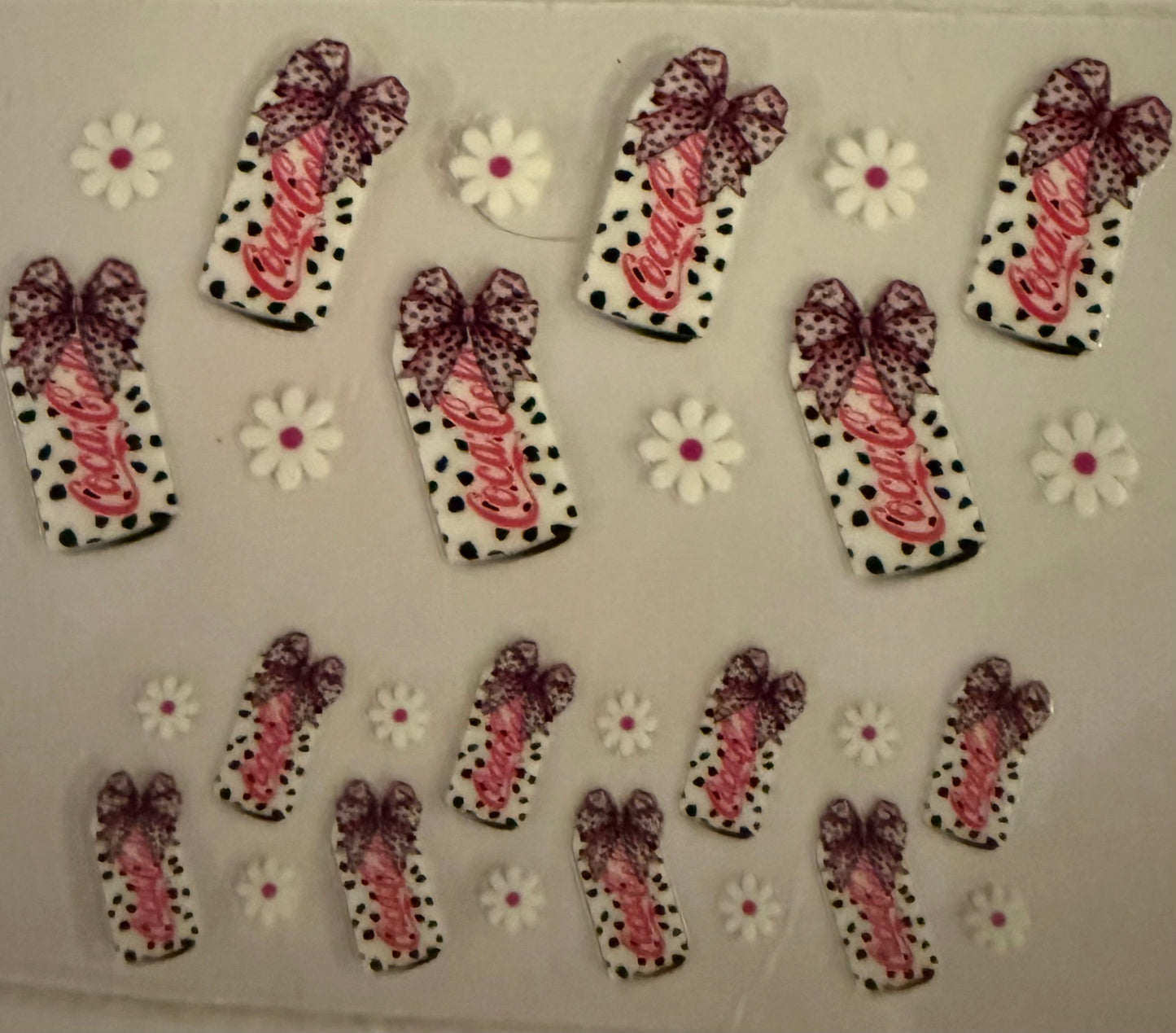 Uvdtf wraps Mini Stanley coke with polka dots and bows