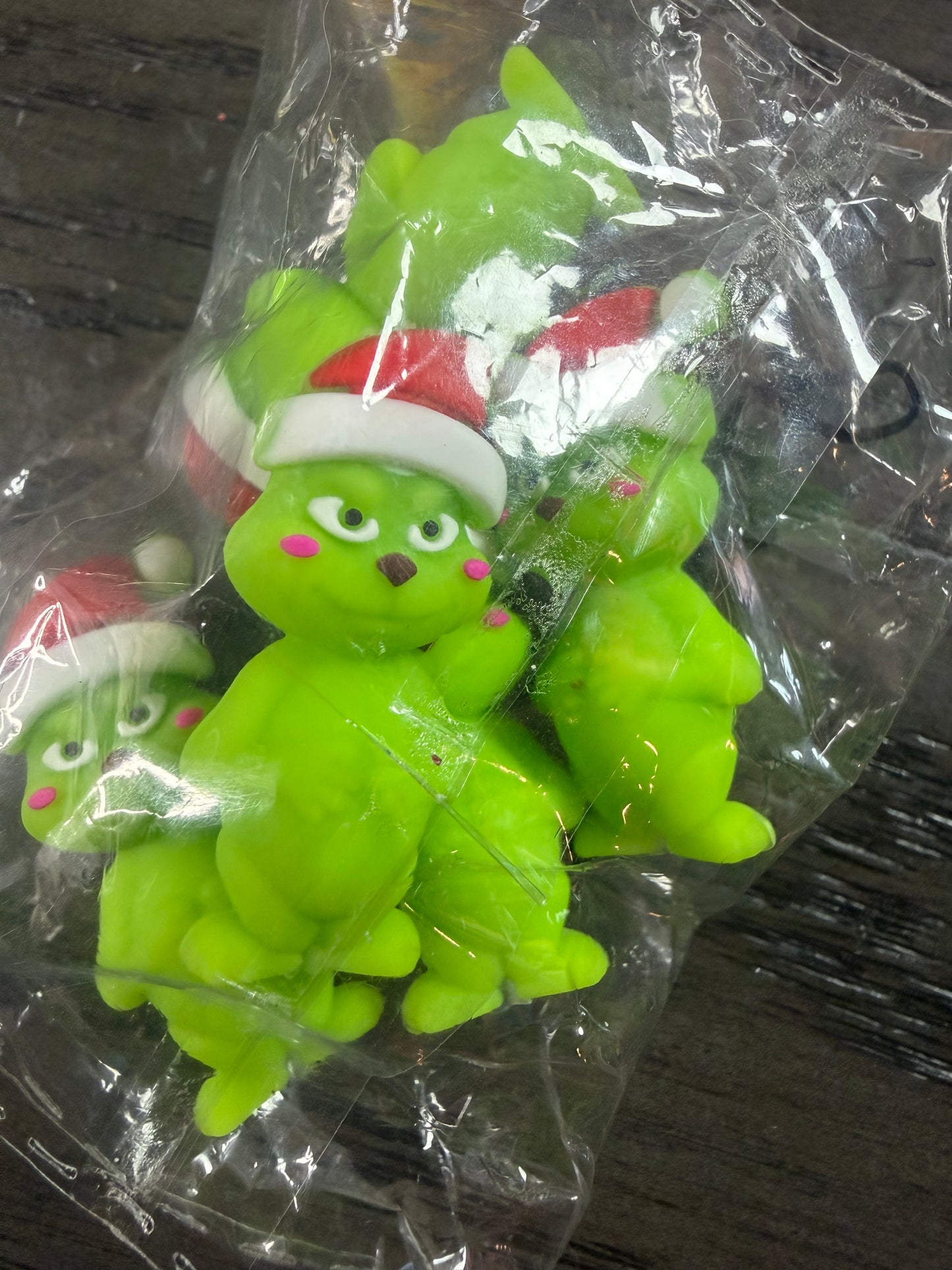 Focal 3d grinch with Santa hat