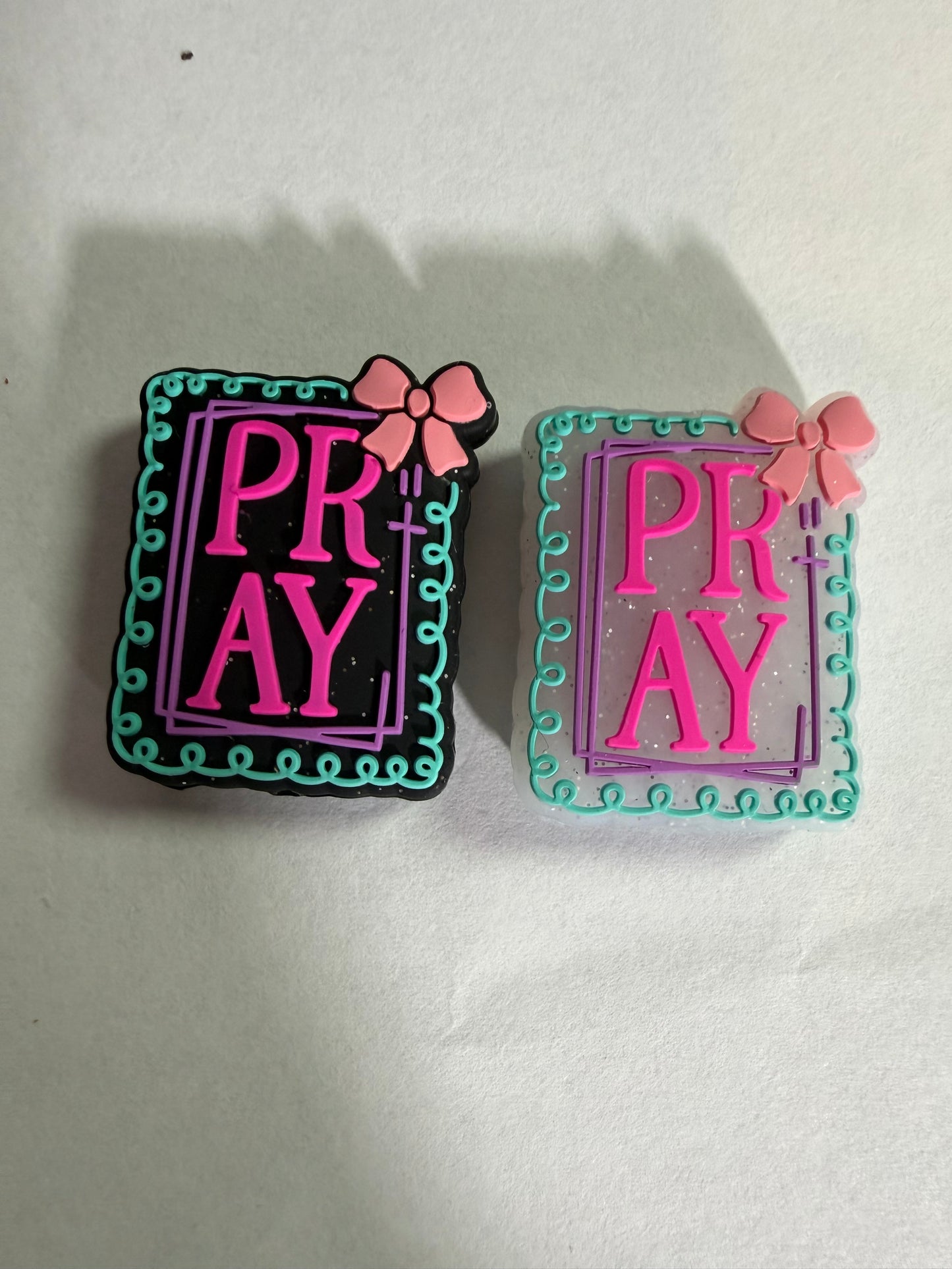 Focal 2d pray with pink bow mystery