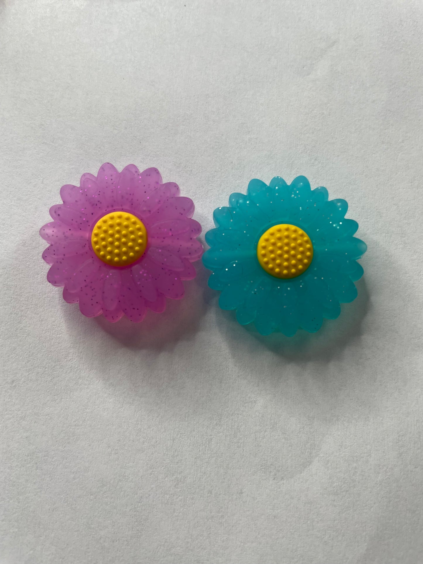 Focal 2d glitter flower mystery color