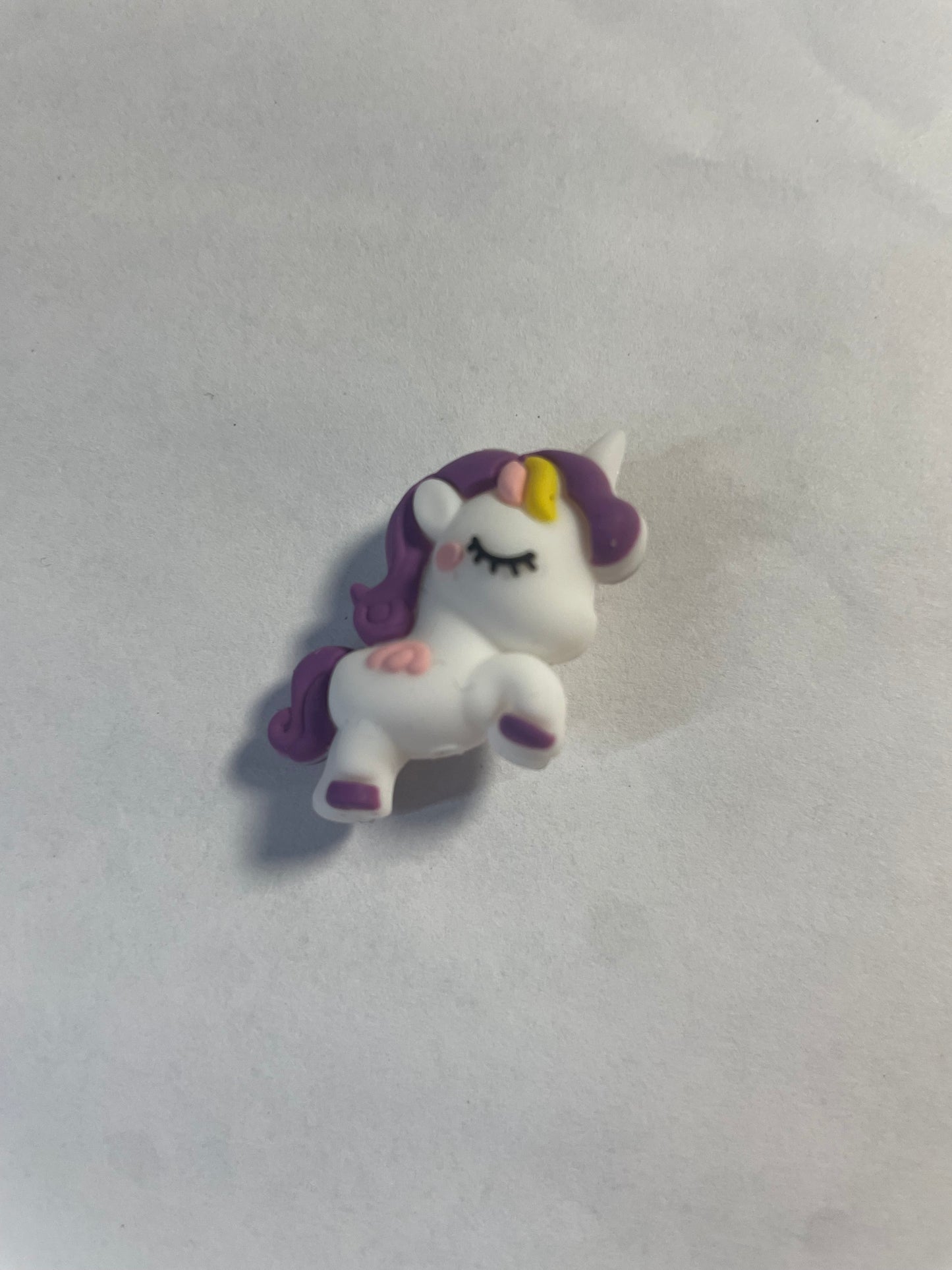 Focal 3d purple and white unicorn