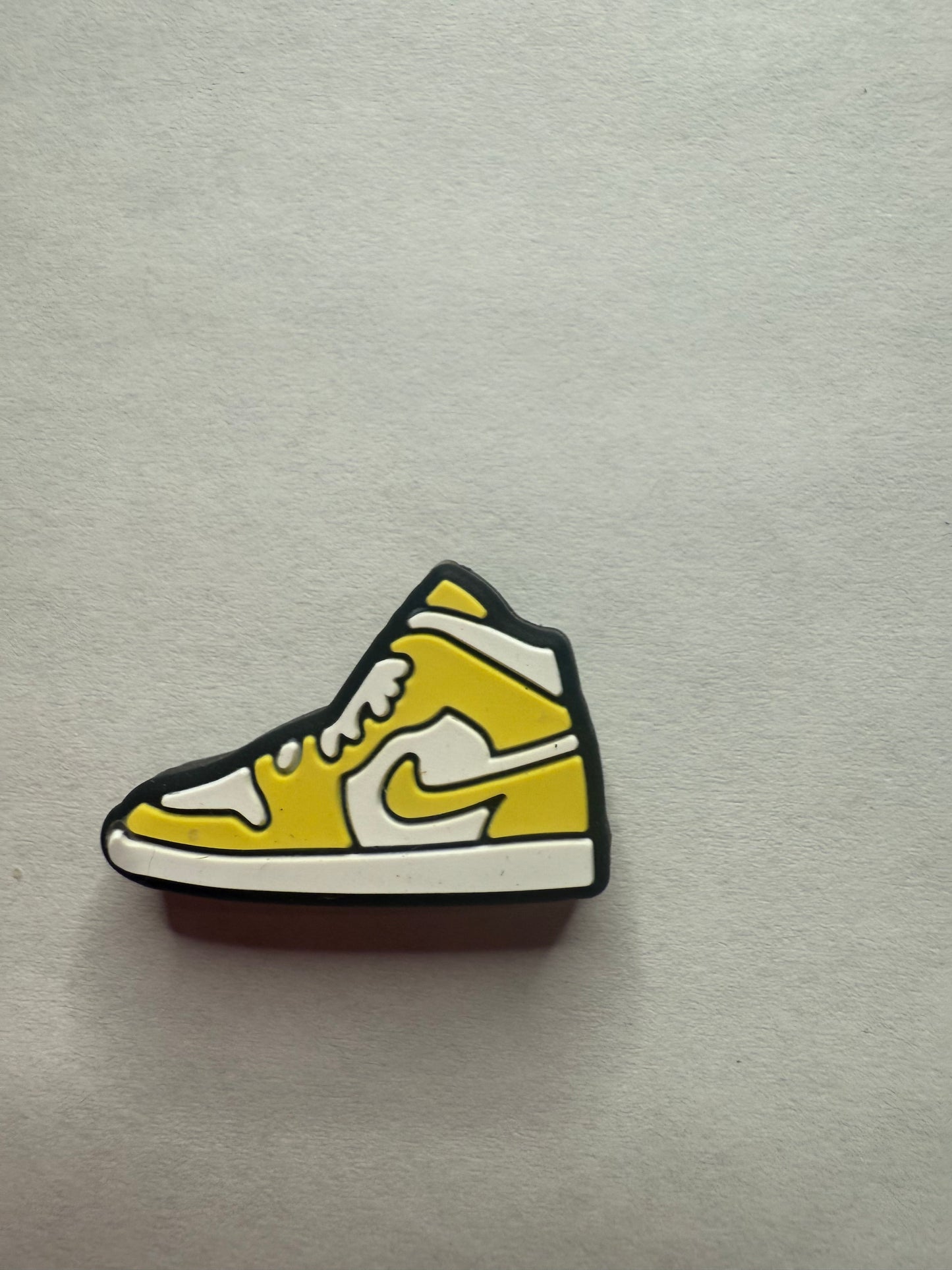 Focal 2d Nike yellow shoes