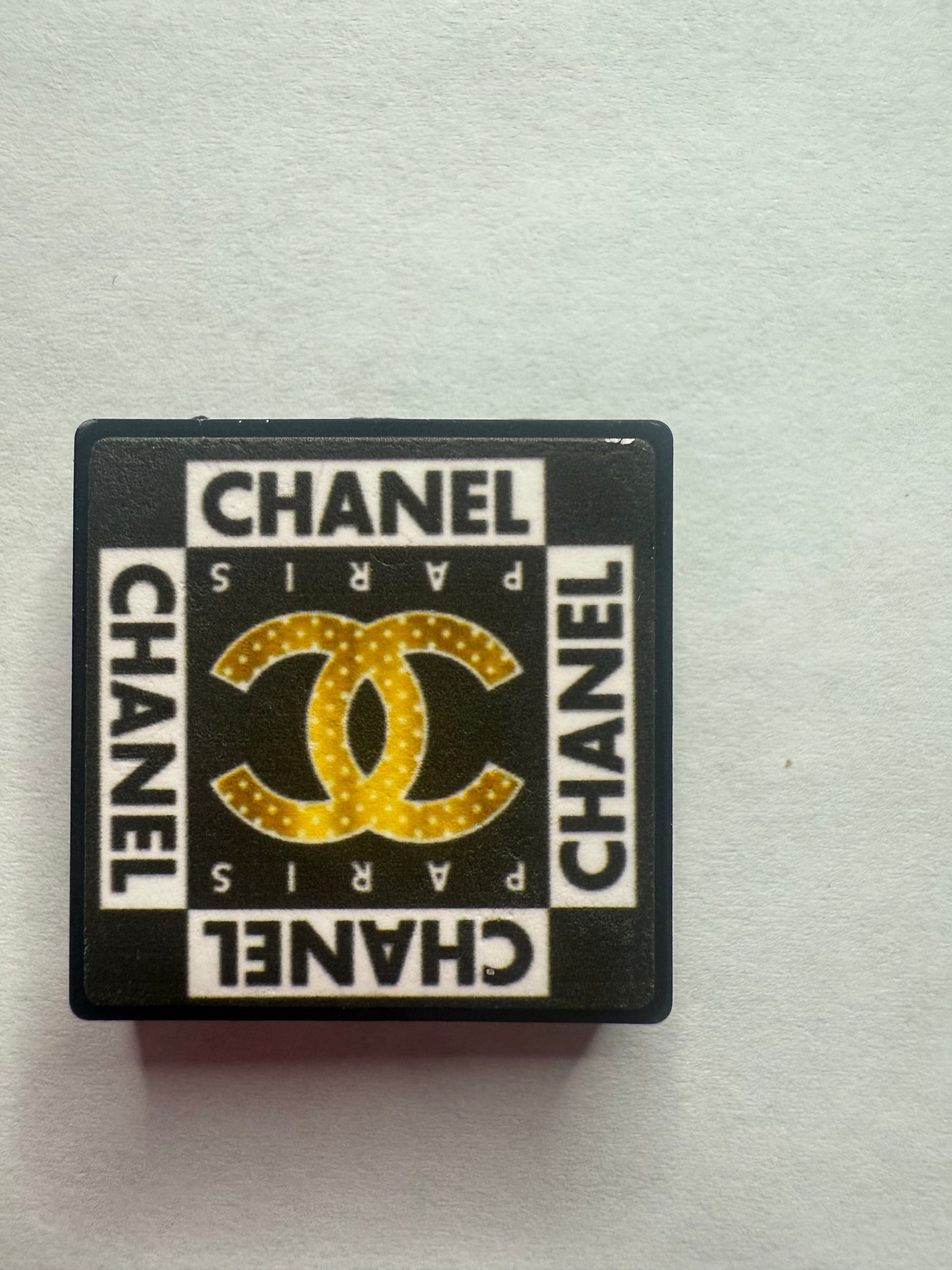 Focal 2d Chanel square