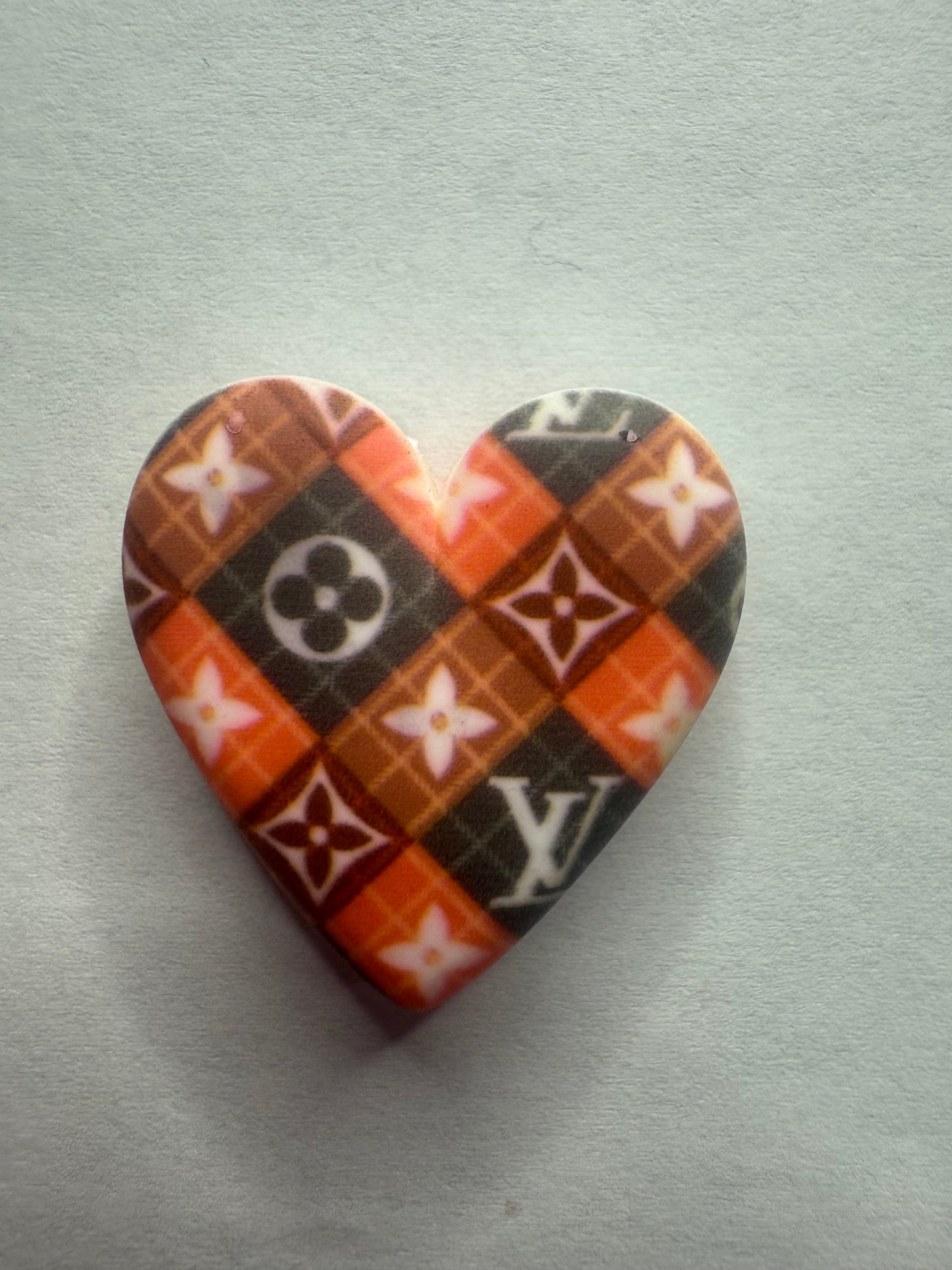 Focal 2d Vl heart in browns and black
