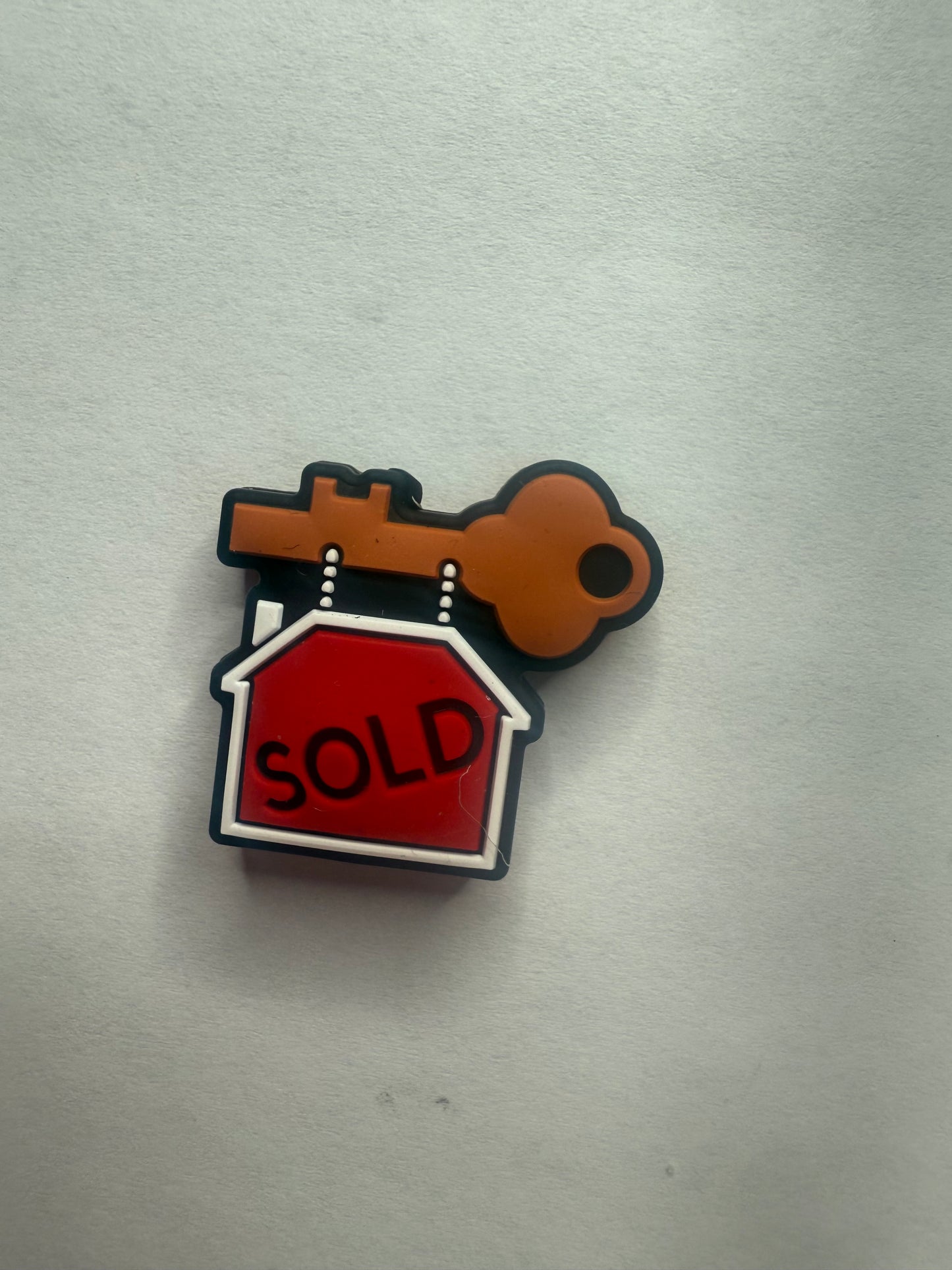 Focals 2d Sold key with house realtor