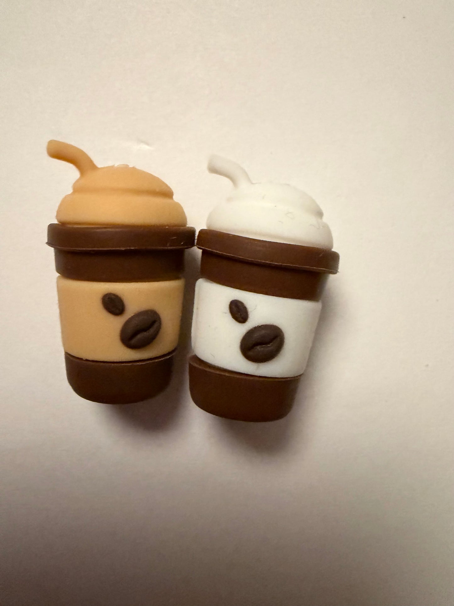 Focal 3d coffee cup with straw mystery color