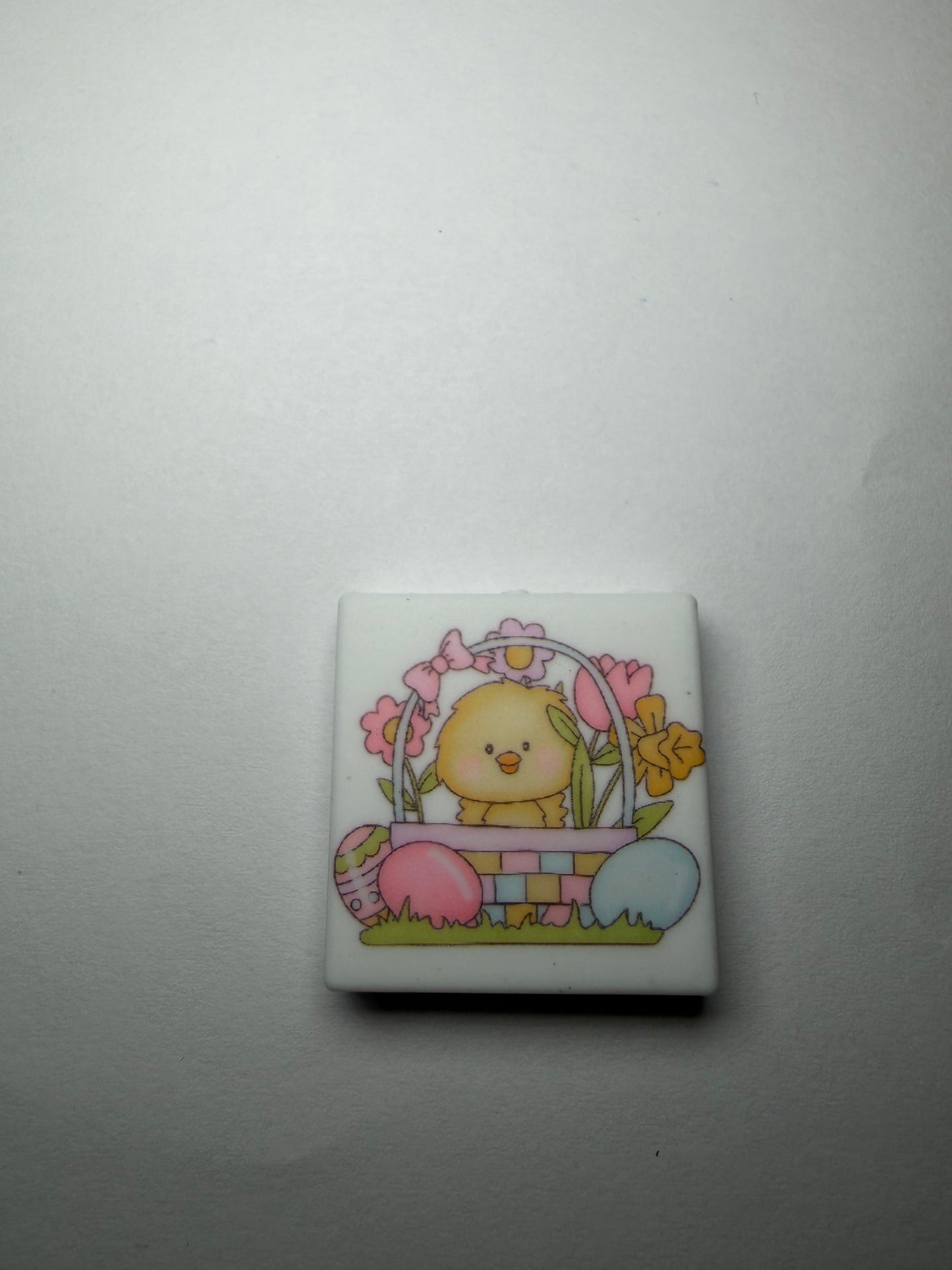 Focal 2d square Easter chick in Easter basket