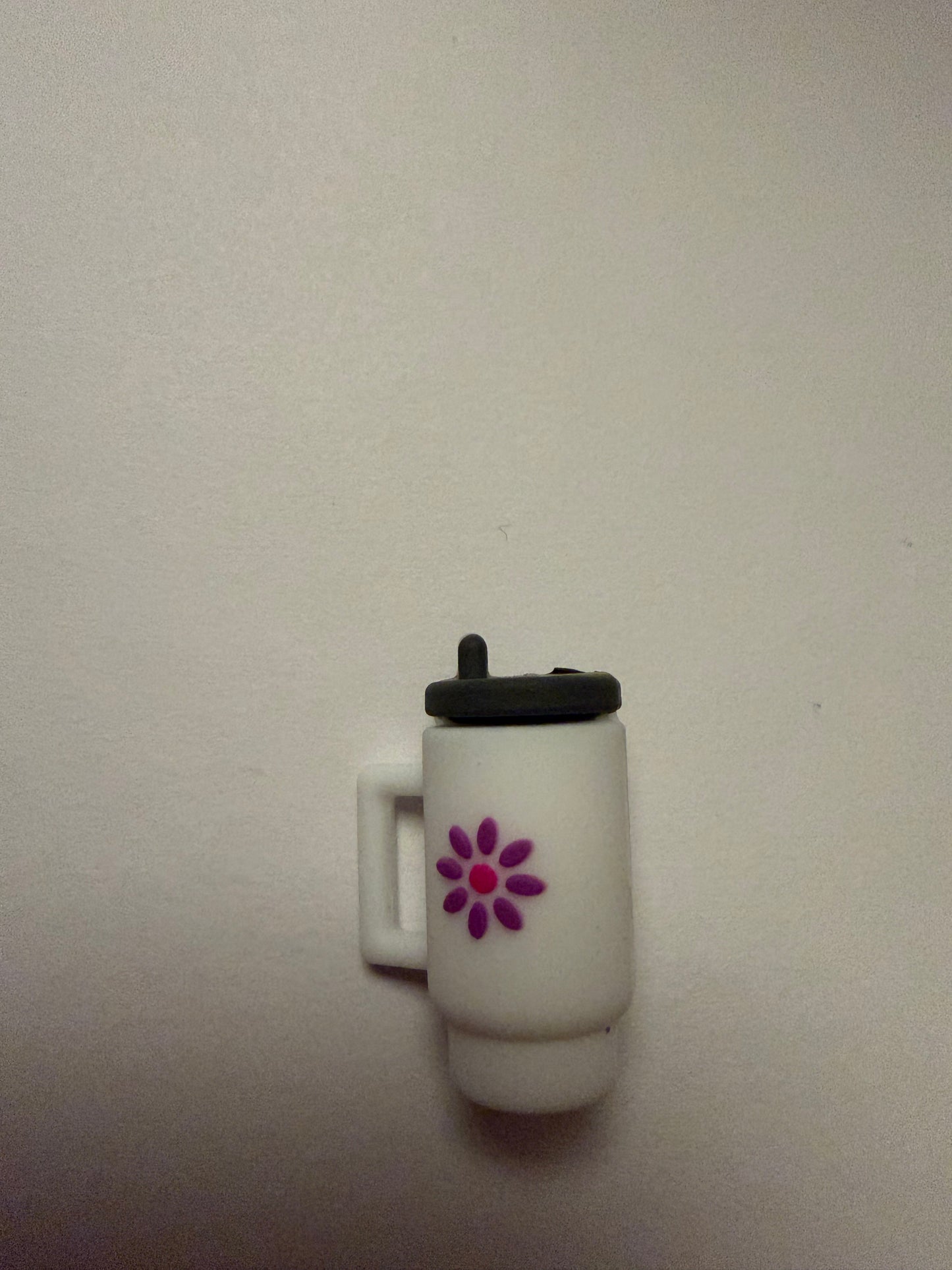 Focal 3d white tumbler with purple floral