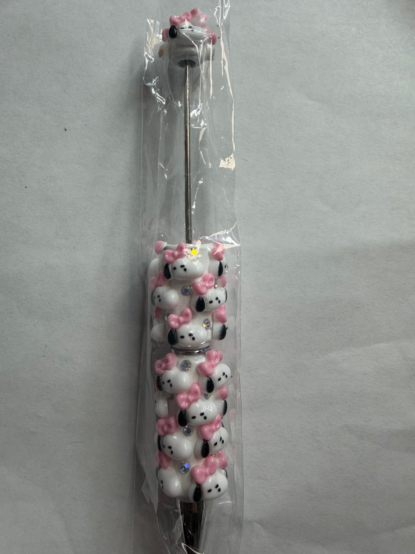Beadable pens just the pen White snoopy with pink bow