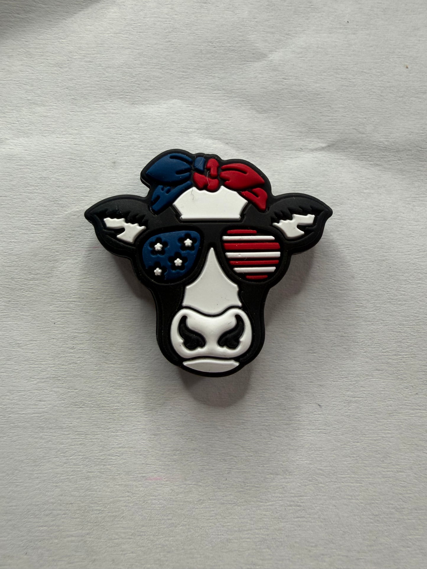 Focal 2d Americana cow with glasses