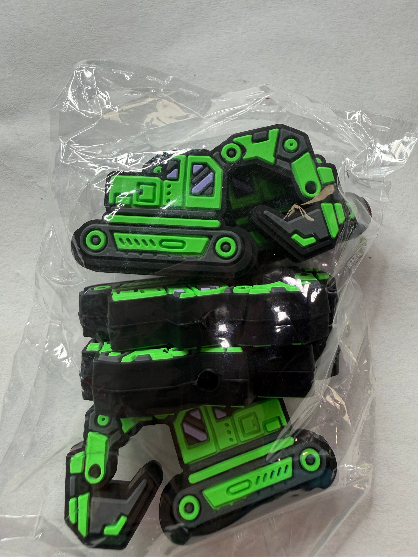 Focal 2d green construction vehicle