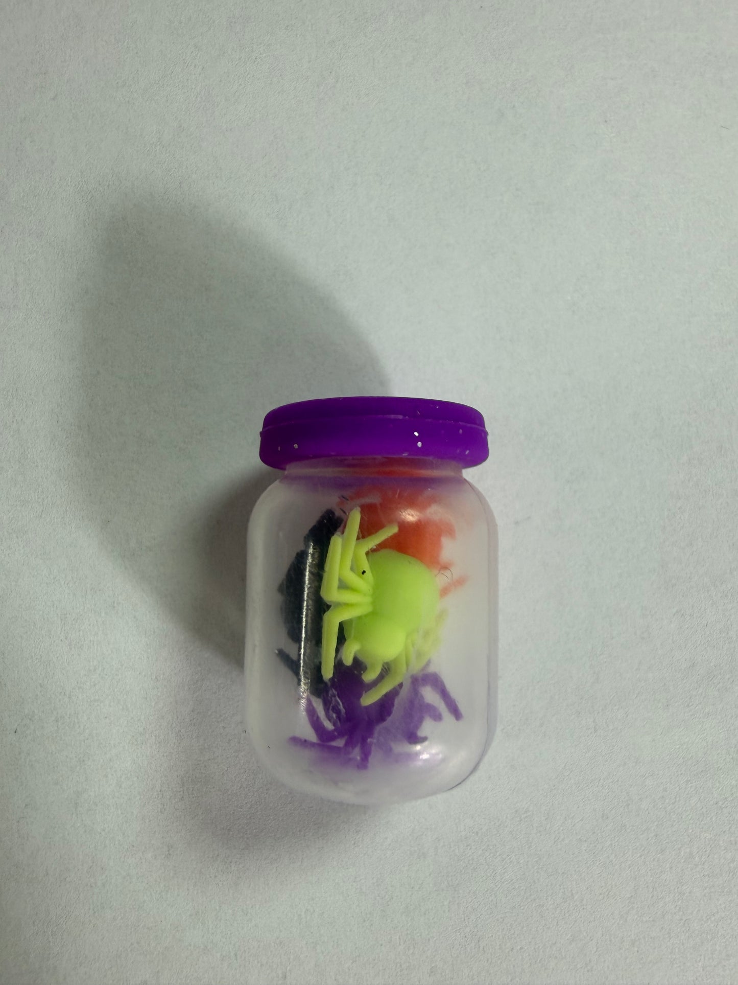 Focal 3d spiders in jar purple