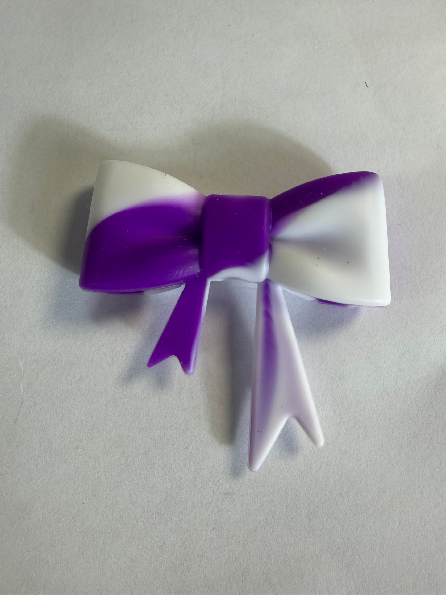 Focal 3d bigger bow Purple and white