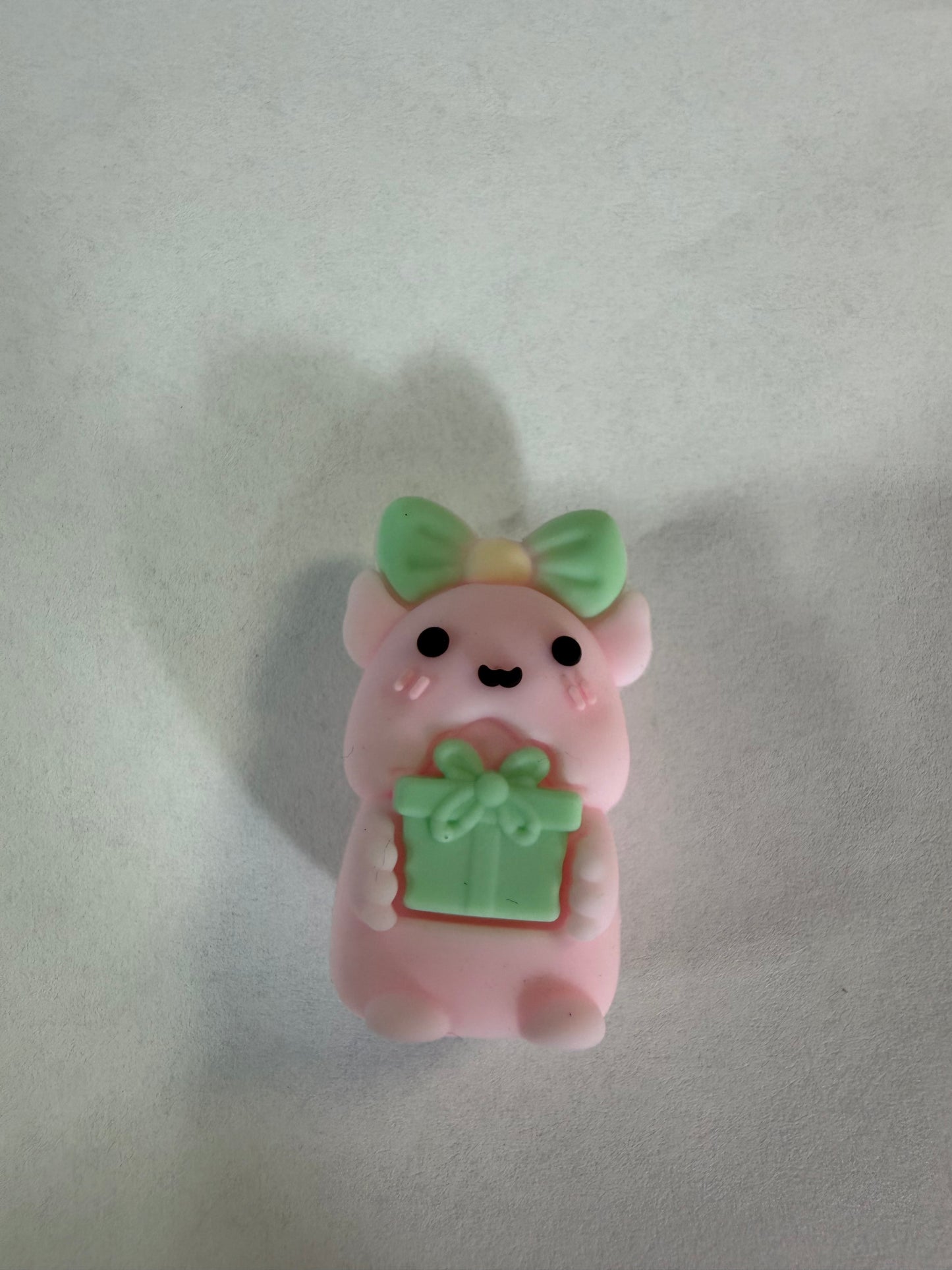 focal 3d ding dong light pink with green present