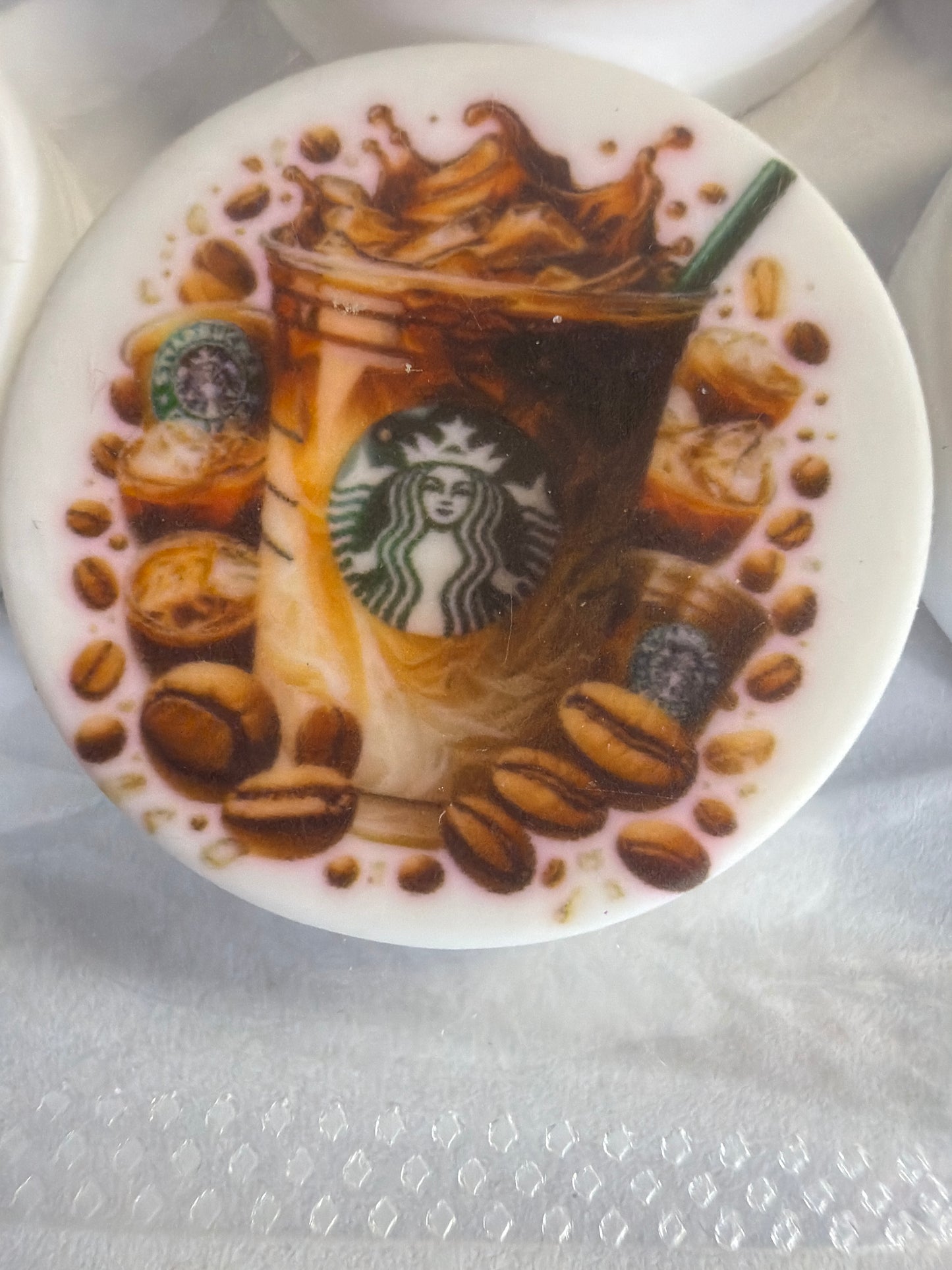Focal 2d Starbucks coffee drink round