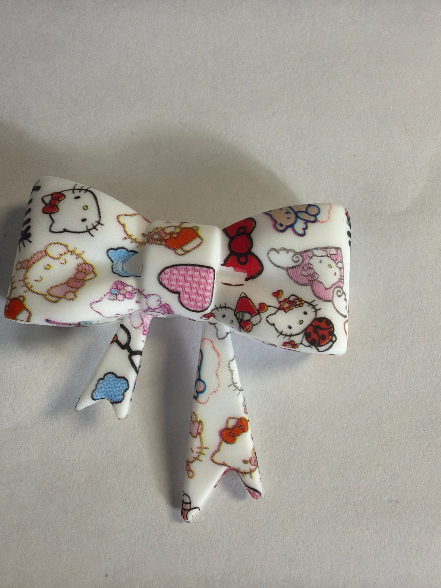 Focal 3d bigger bow Hk with hearts and bear