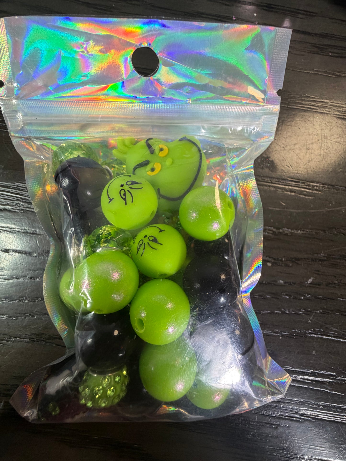 Bead kit grinch keychain