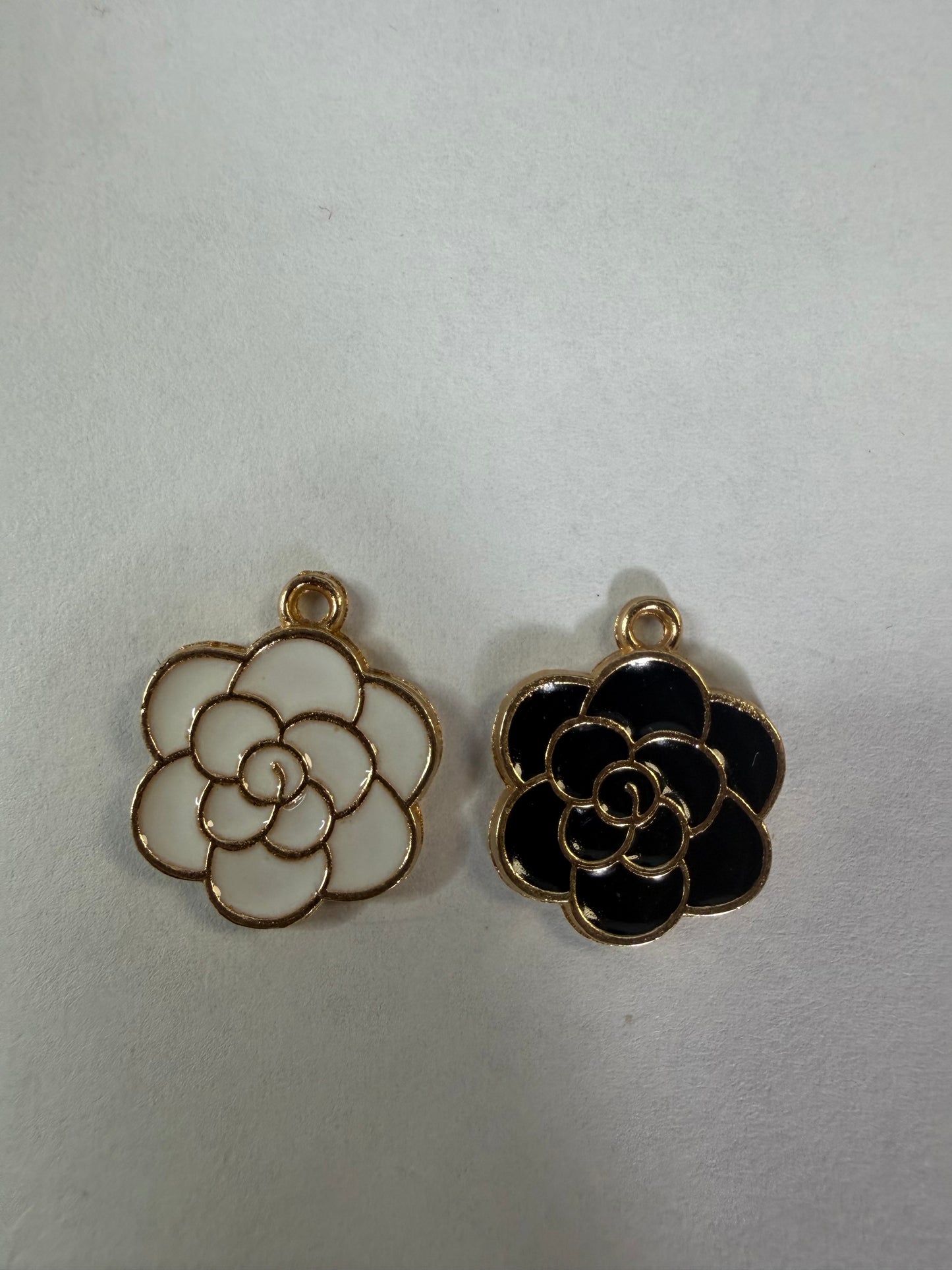 Charms black or white flower mystery