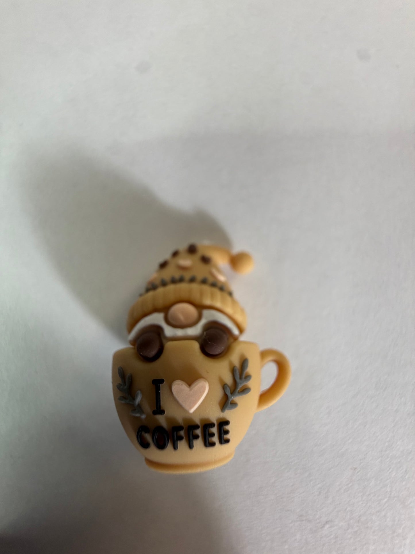 Focal 3d gnome in coffee cup