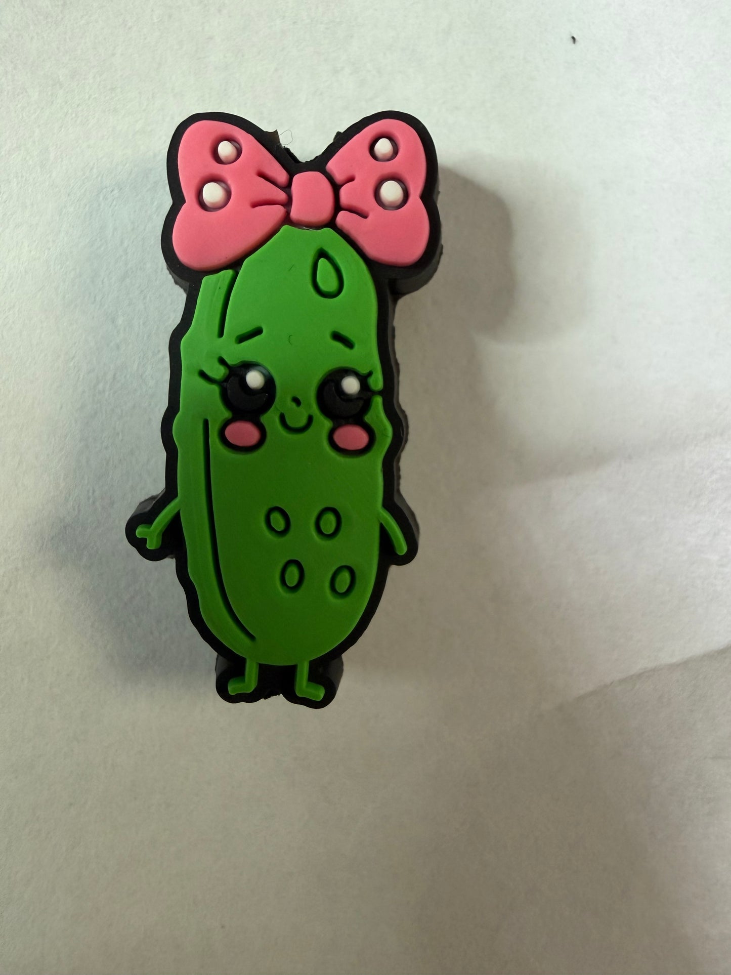 Focal 2d pickle with pink bow