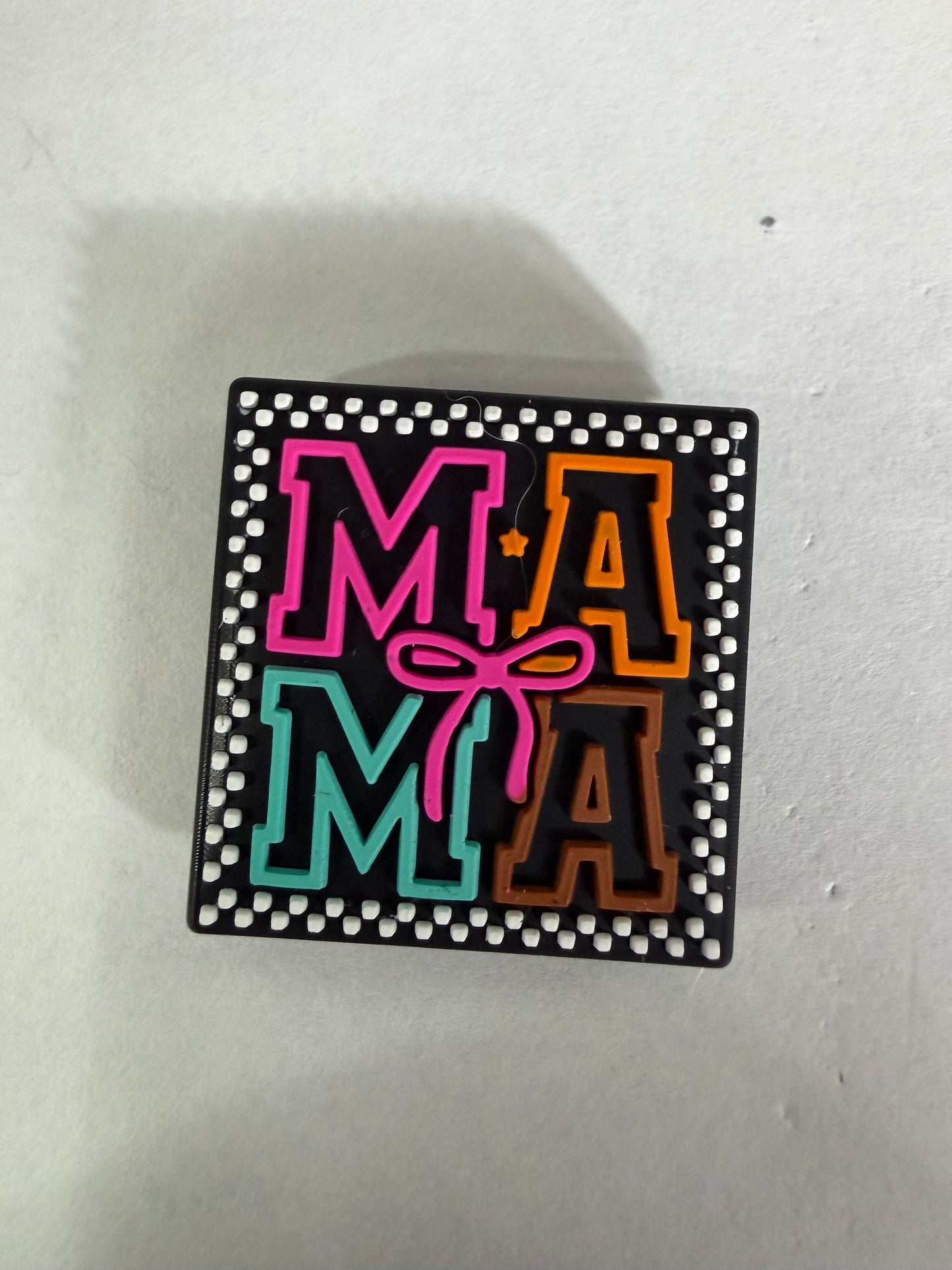 Focal 2d mama square with hot pink bow