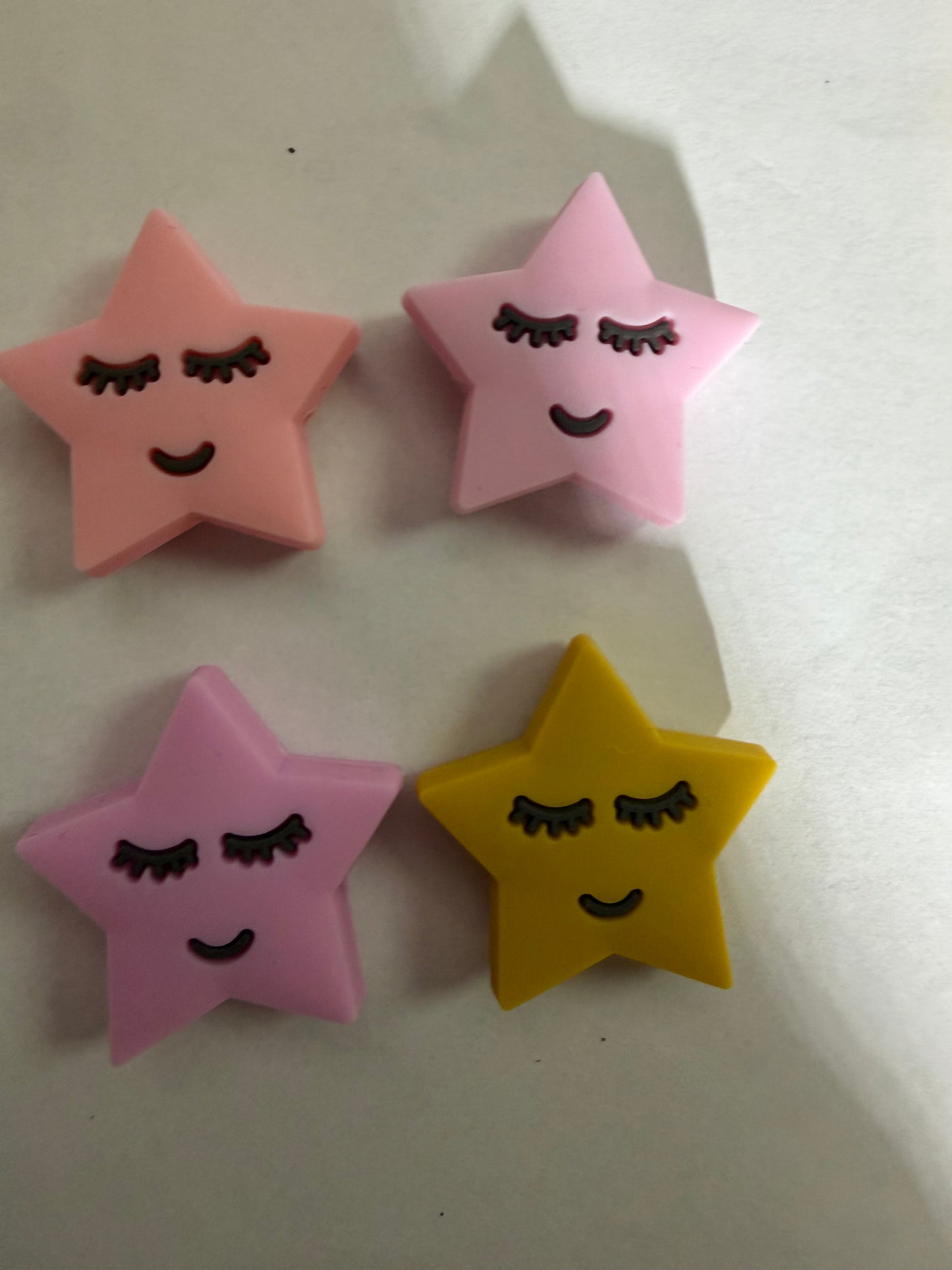 Focal 2d star with faces mystery
