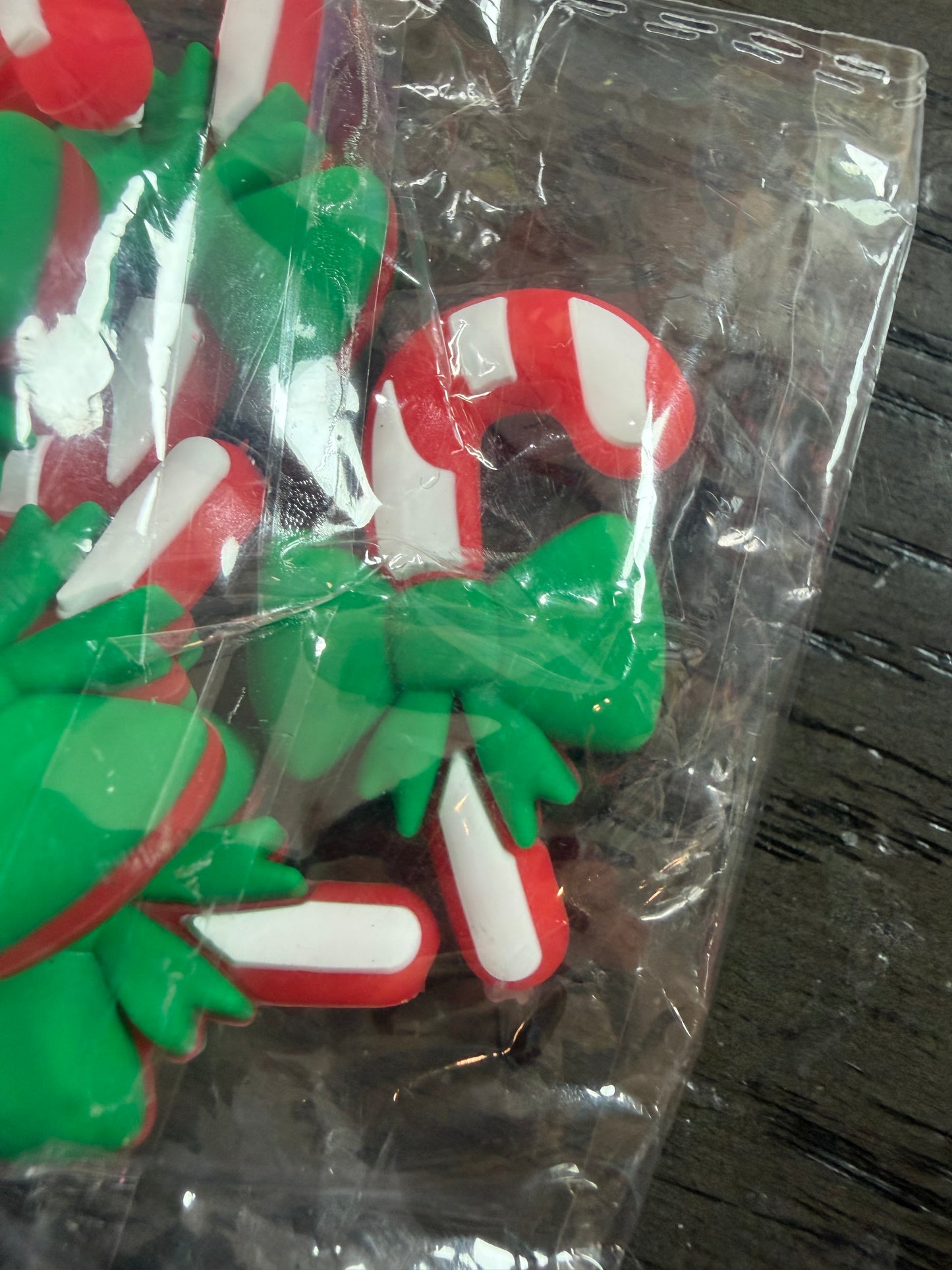 Focal 3d candy cane with bow
