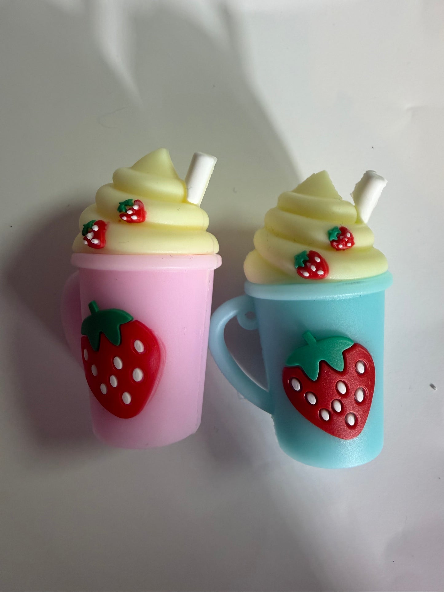 Silicone topper strawberry drink mystery