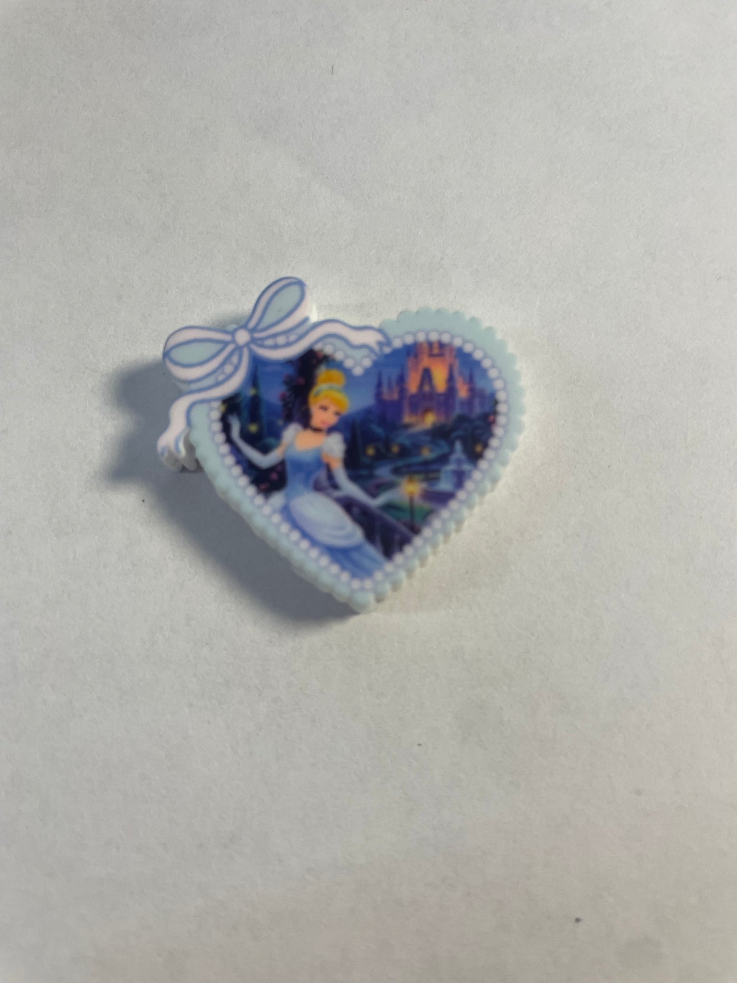 Focal 2d heart with bow Cinderella