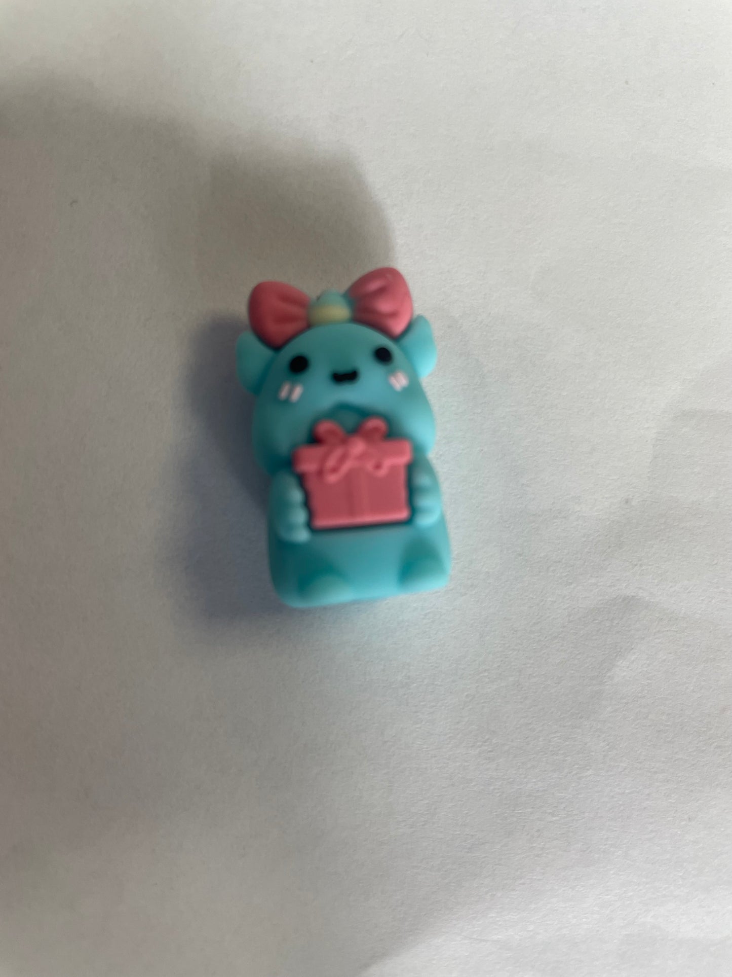 Focal 3d ding dong blue with pink present
