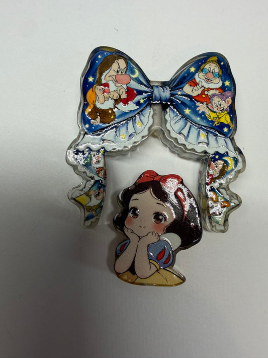 Acrylic focal 2 pieces Bow snowwhite with dwarf