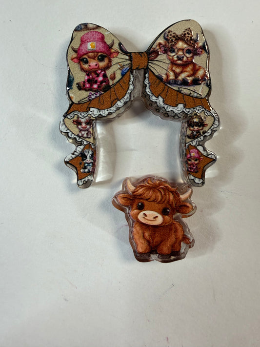Acrylic focal 2 piece set Bow brown highland cow
