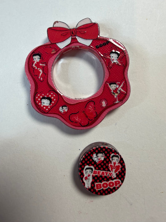 Acrylic focal 2 piece set Wreath red Betty