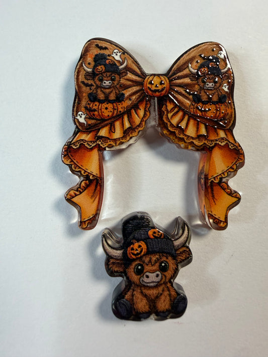 Acrylic focal 2 piece set Bow Halloween highland cow