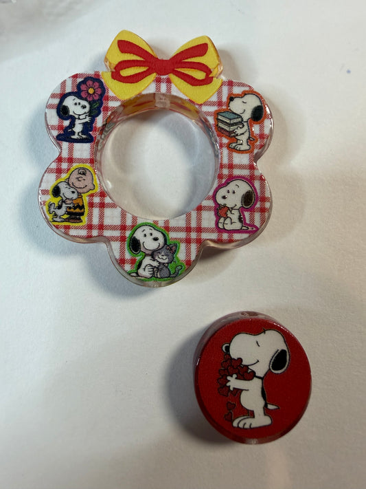 Acrylic focal 2 piece set Wreath plaid with snoopy with hearts