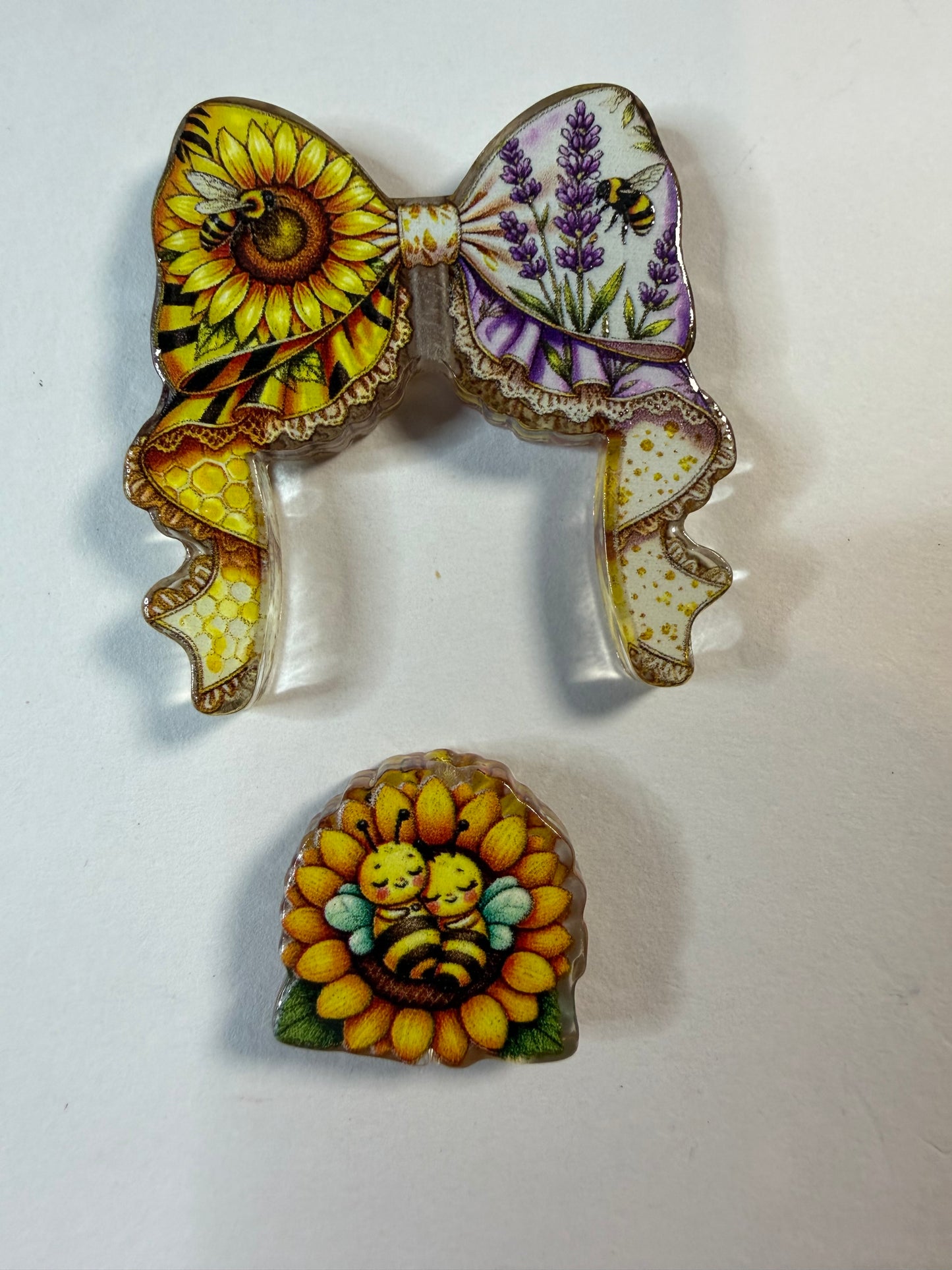 Acrylic focal 2 piece set Bow sunflower with baby bees in sunflower