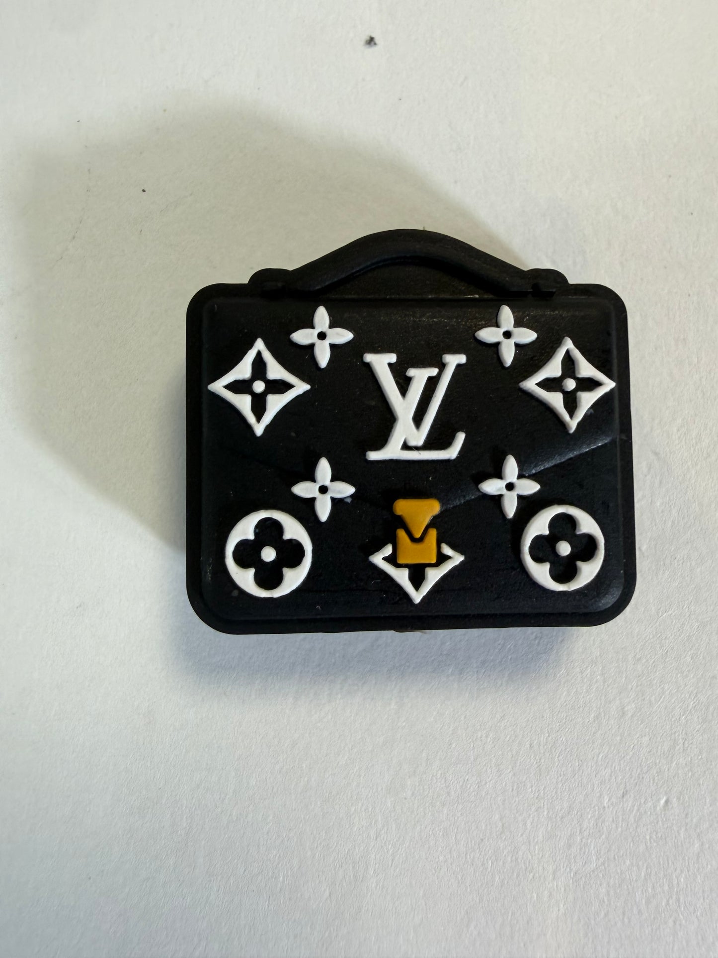 Focal 2d lv black and white square bag