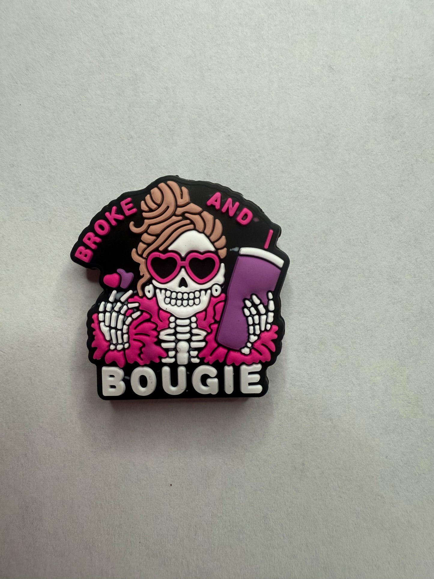 Focal 2d broke and bougie skull girl