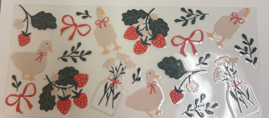 Cup wraps uvdtf Goose with strawberry’s and bows