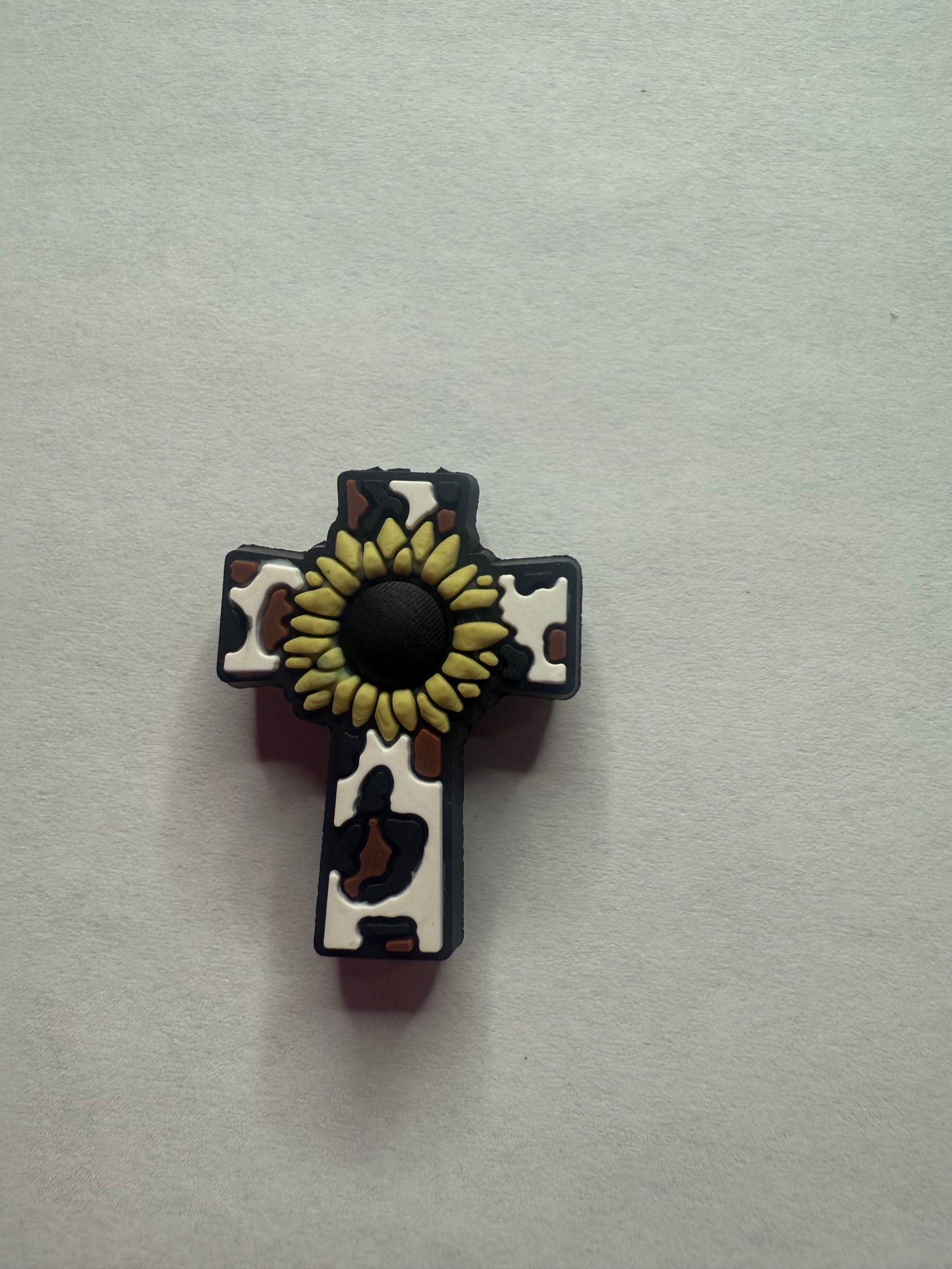 Focal 2d Cow print cross