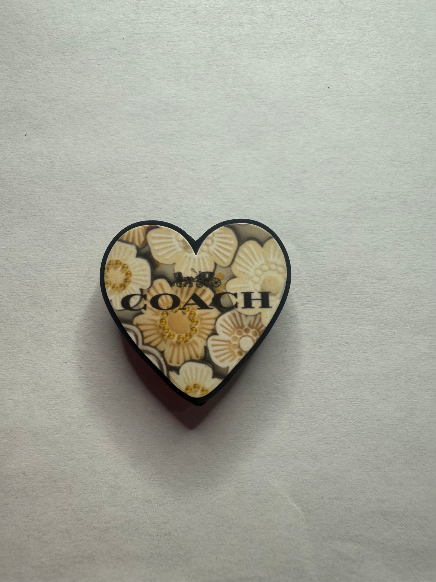 Focal 2d Coach heart flowers