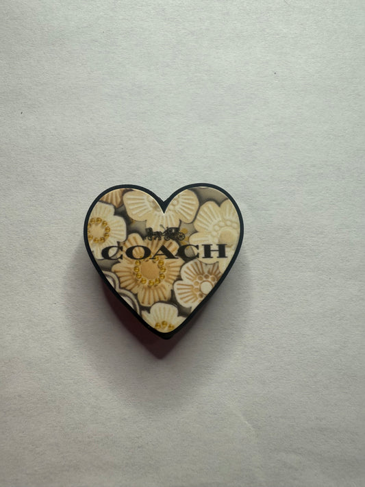 Focal 2d Coach heart flowers