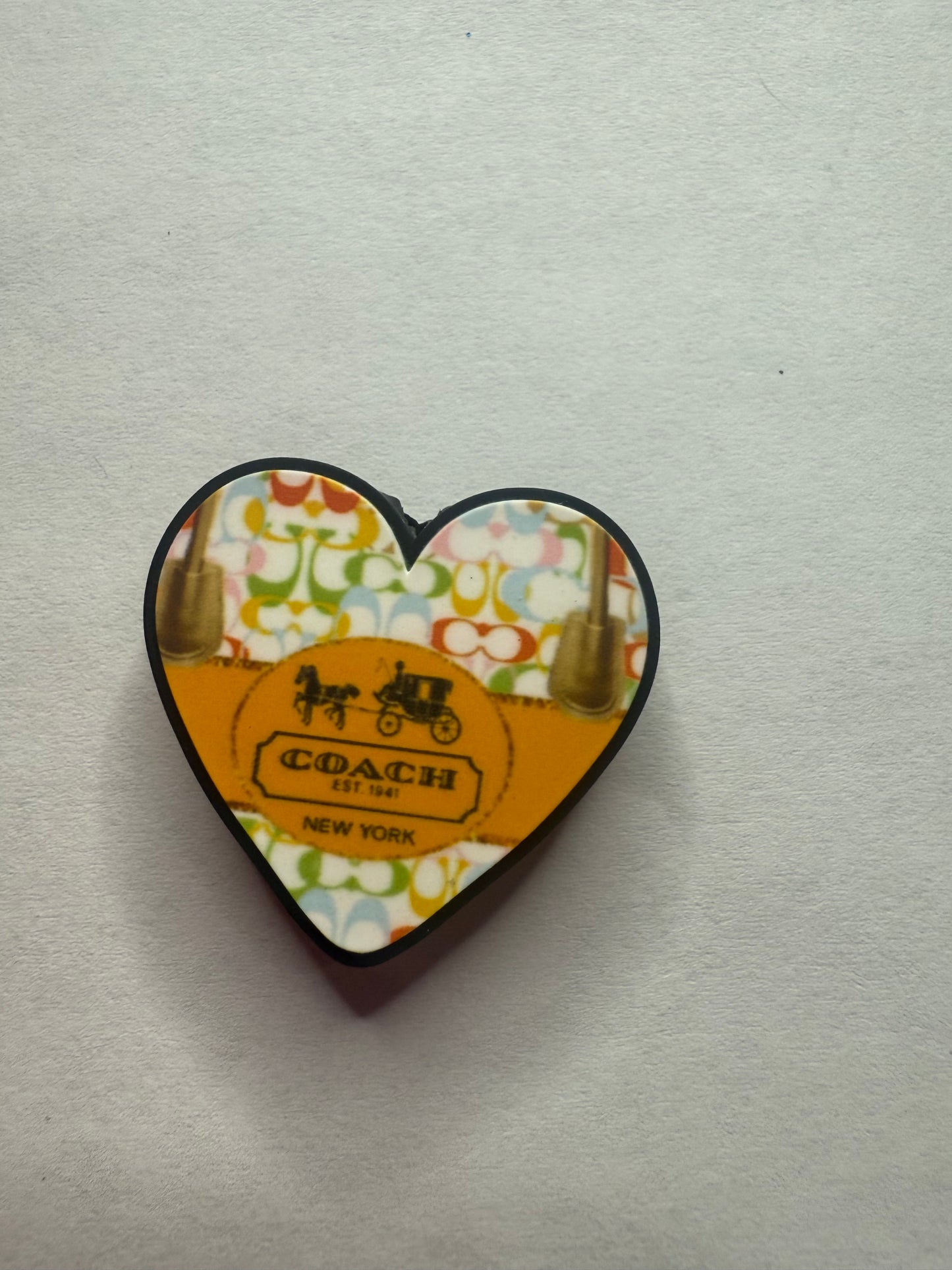 Focal 2d Coach heart with rainbow